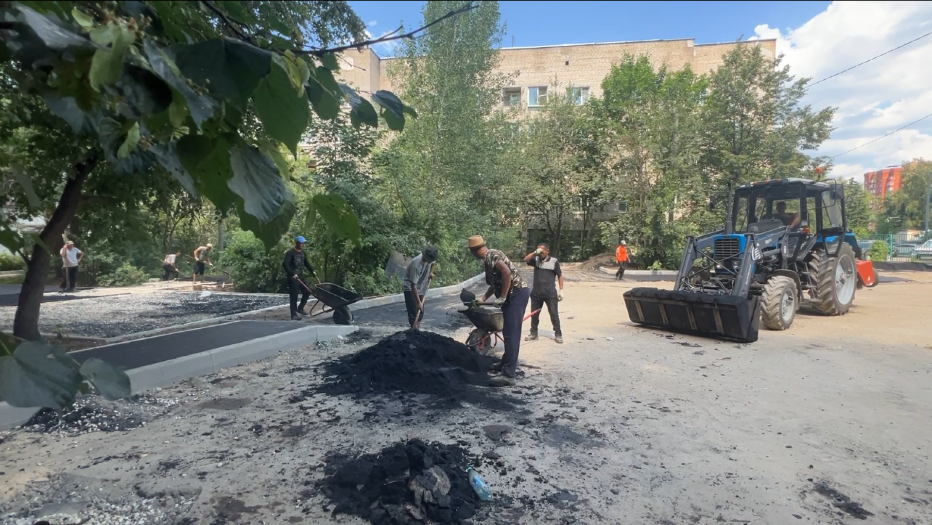 химки, благоустройство, благоустройство дворов, замена асфальта во дворе,