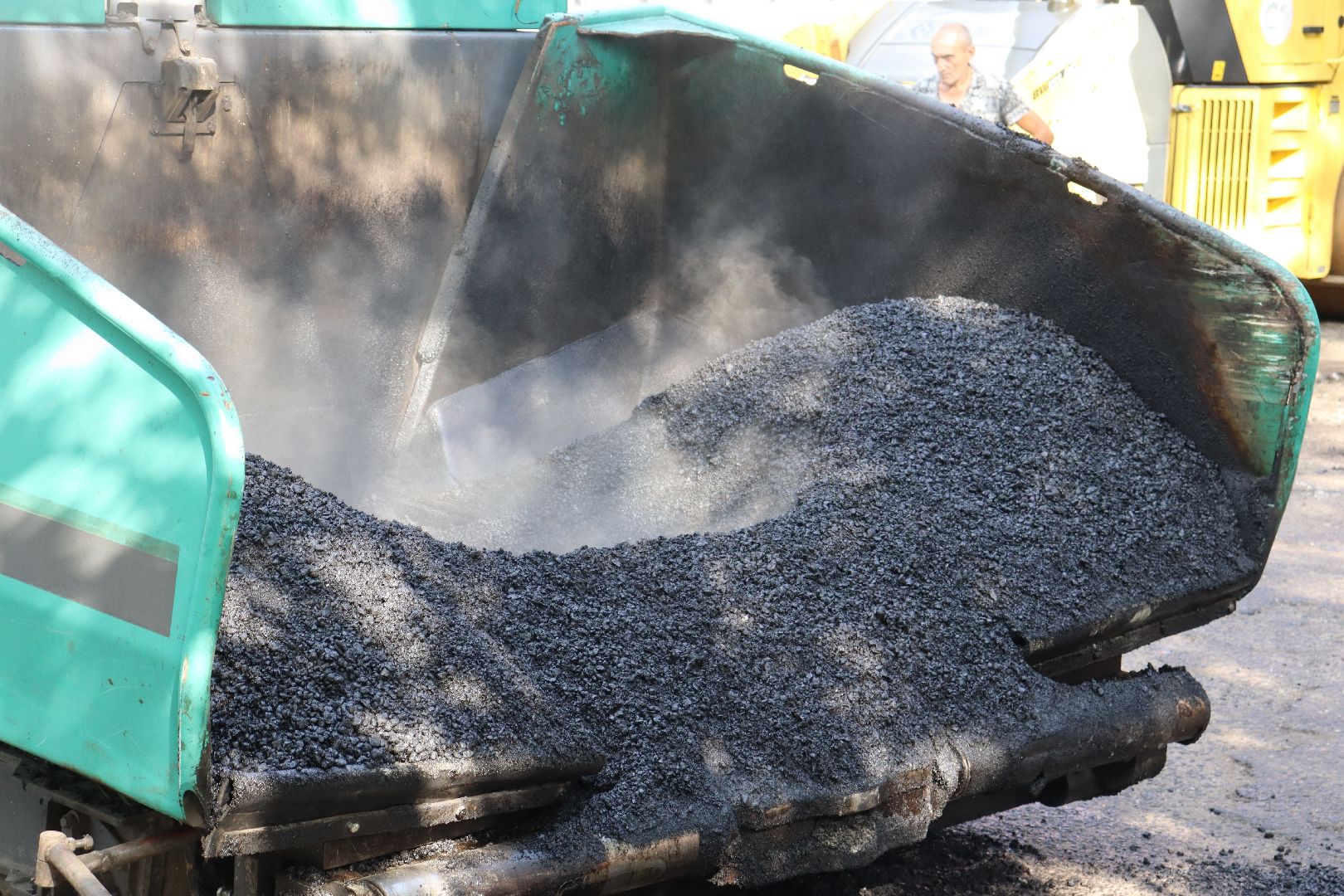 дзержинский, благоустройство 2024, улица школьная, асфальтирование дворов дорог, андроник пак, Евгений Макаров,