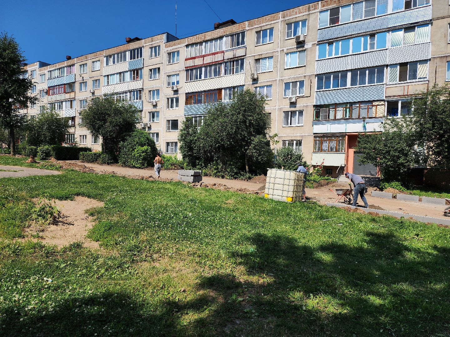 серпу, улица советская, благоустройство двора, земляные работы, комплексное благоустройство дворов,