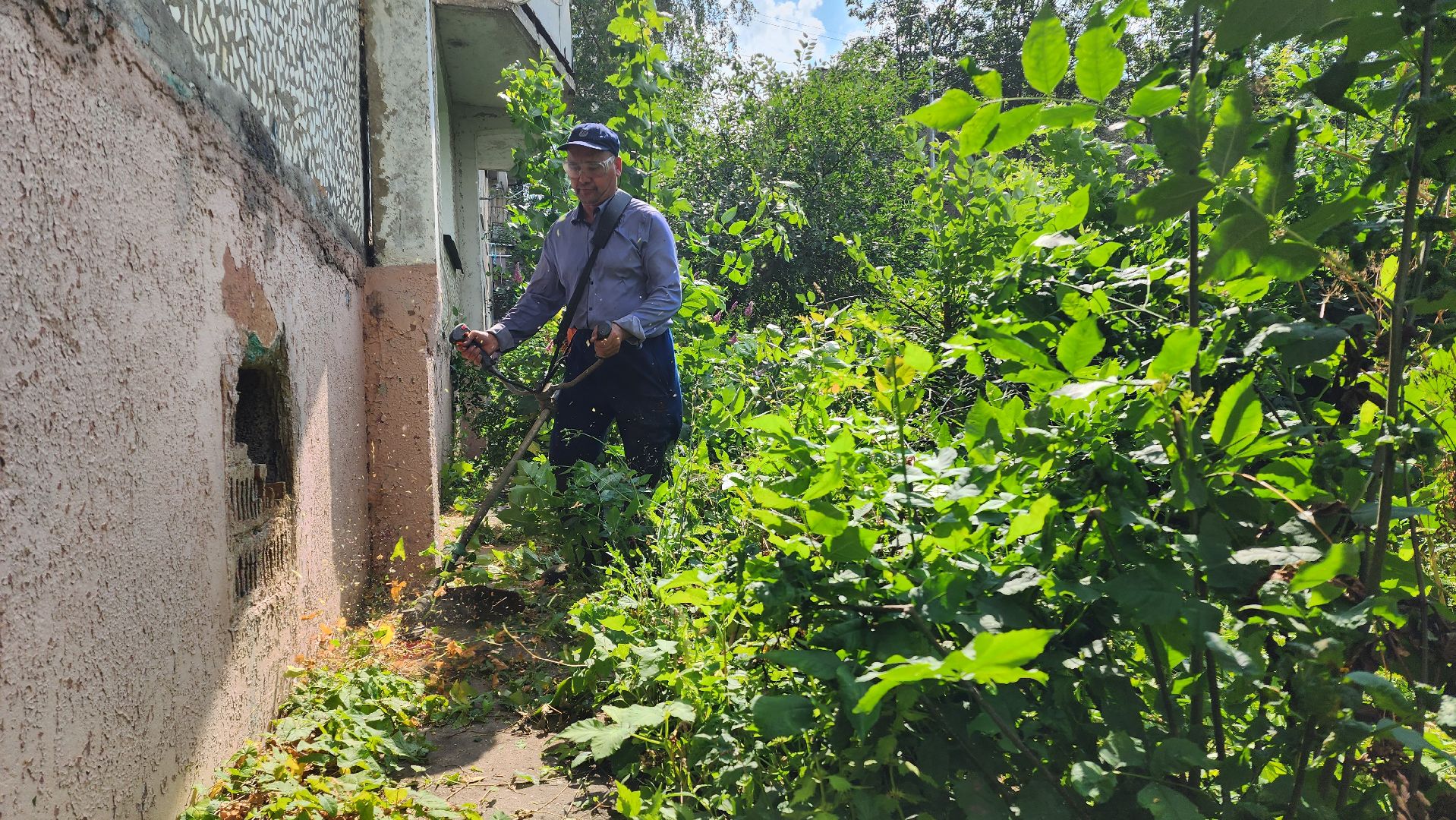 покос травы, благоуйстройство, Лобня,