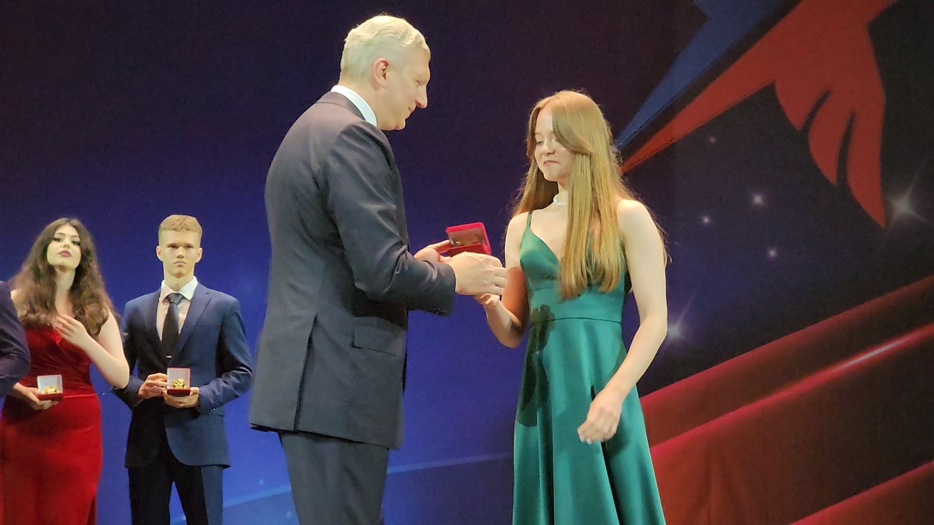 одинцово, бал медалистов, школьники,