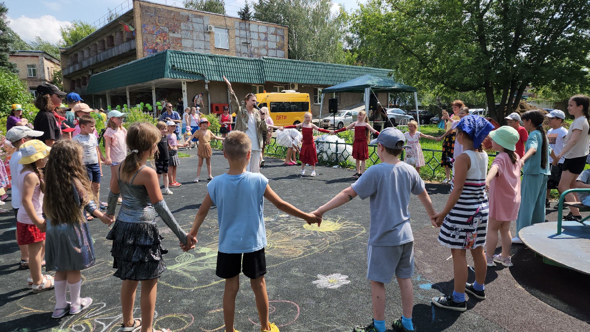 ивантеевка, центр социального обслуживания, день семьи, детский праздник, благотворительая акция,