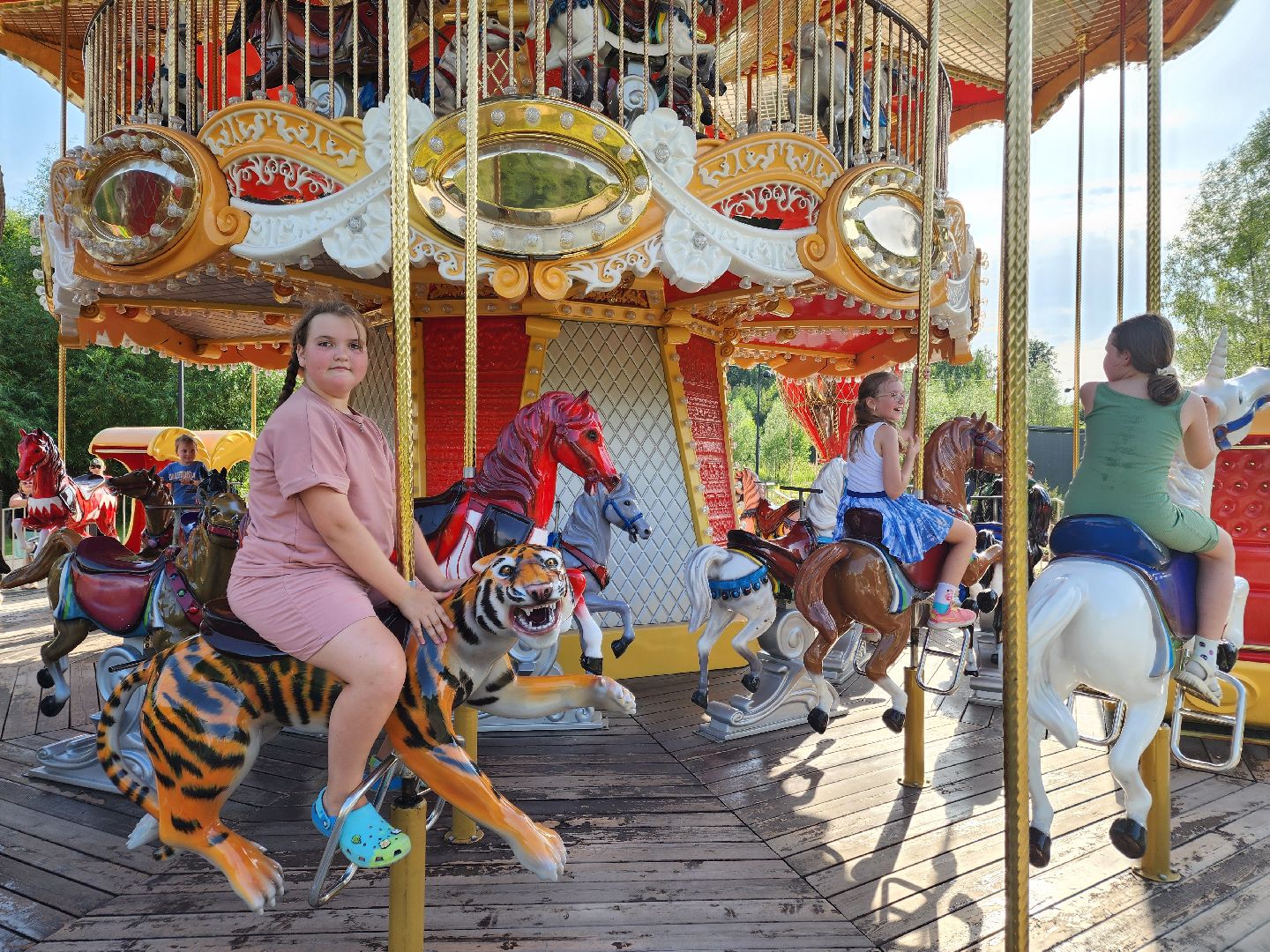 Чехов, карусель, аттракционы, городской парк, бесплатное катание, дети, отдых,