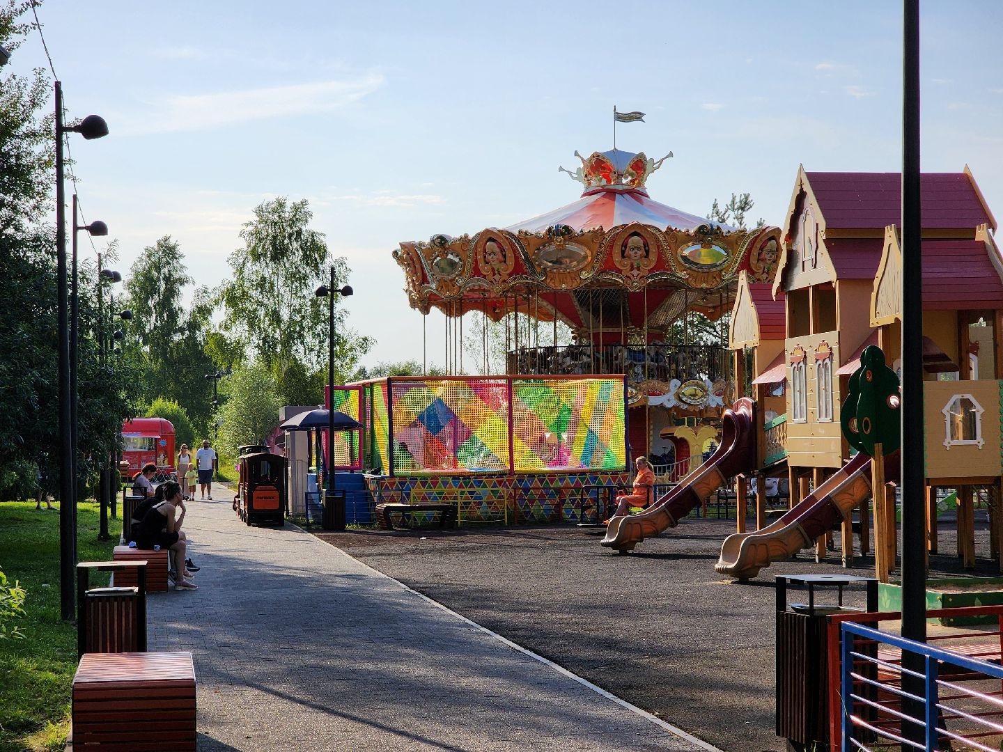 Чехов, карусель, аттракционы, городской парк, бесплатное катание, дети, отдых,