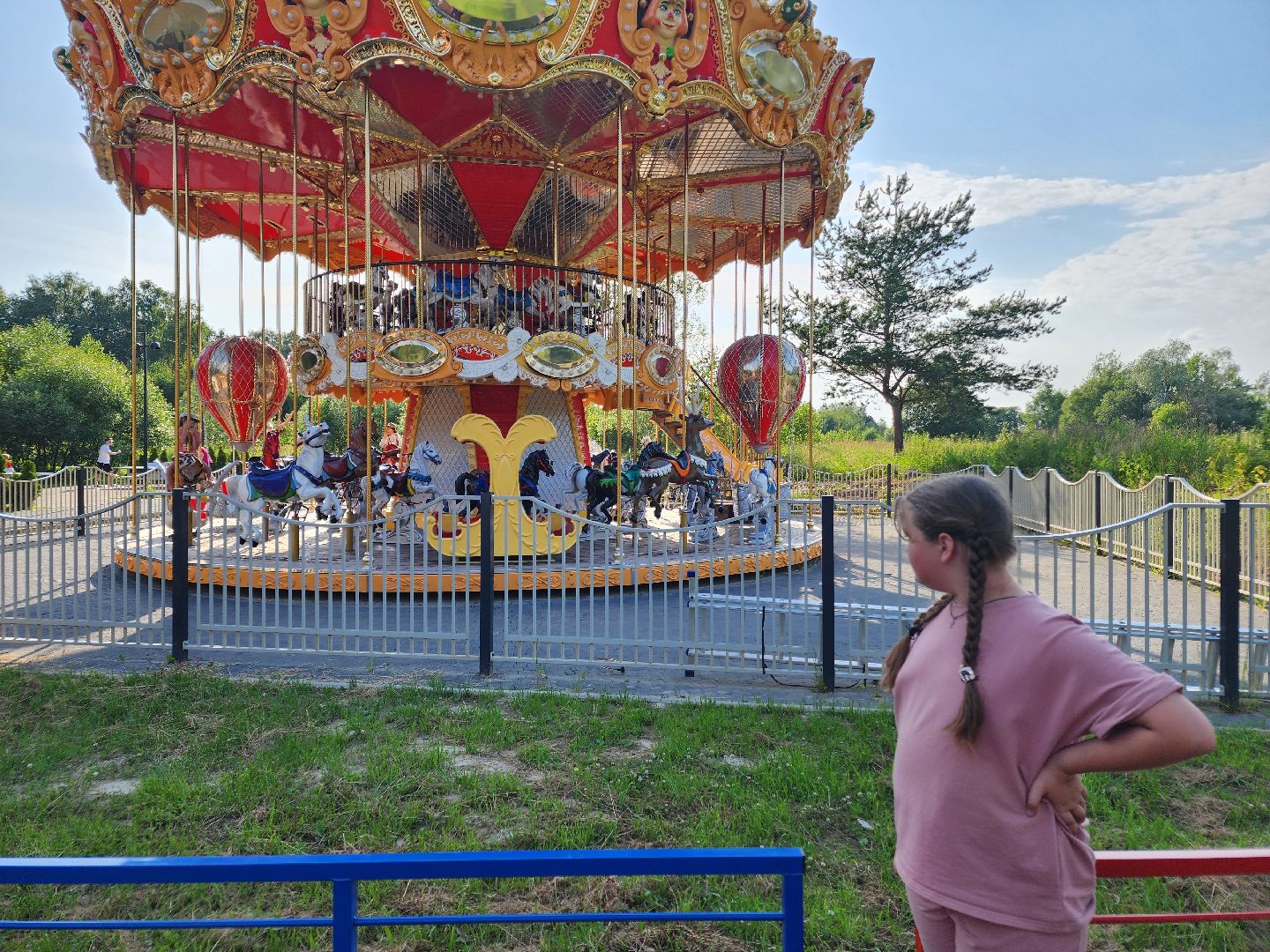 Чехов, карусель, аттракционы, городской парк, бесплатное катание, дети, отдых,