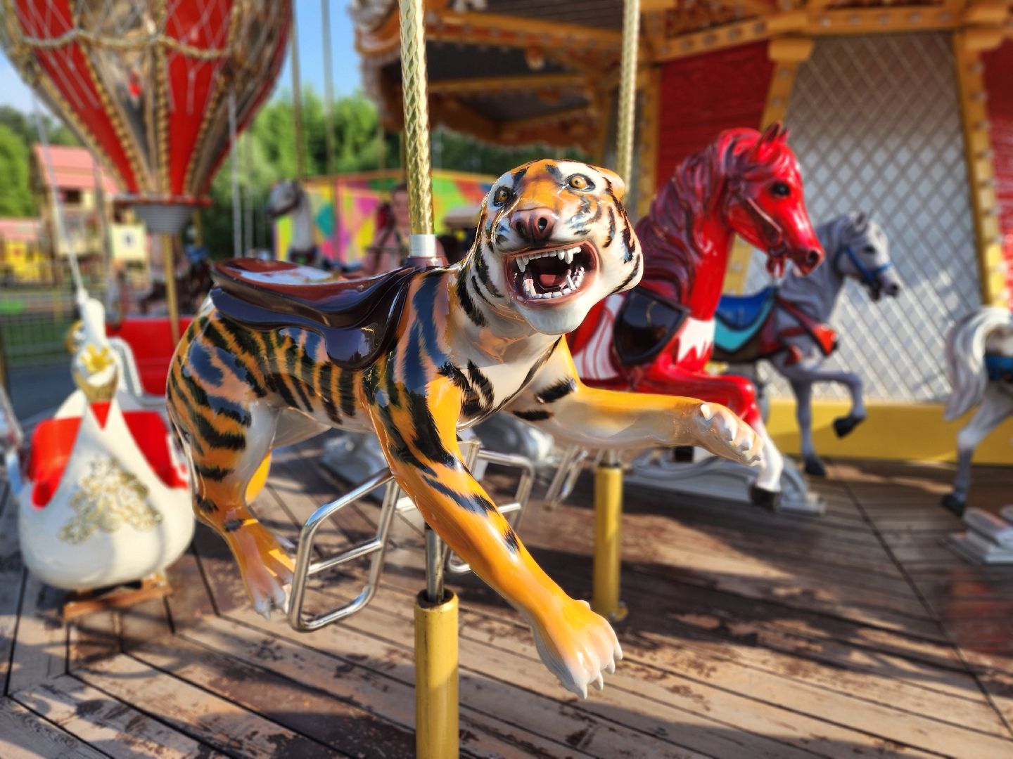 Чехов, карусель, аттракционы, городской парк, бесплатное катание, дети, отдых,