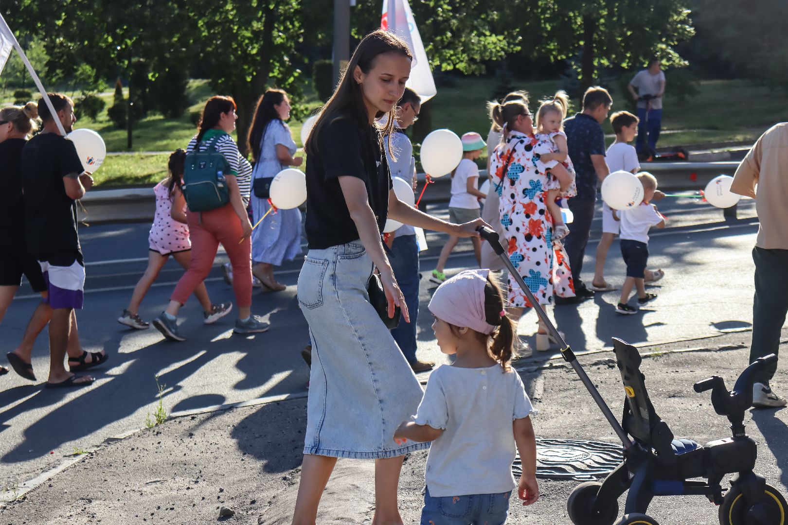 Дзержинский, день семьи, парад семей, много детства,