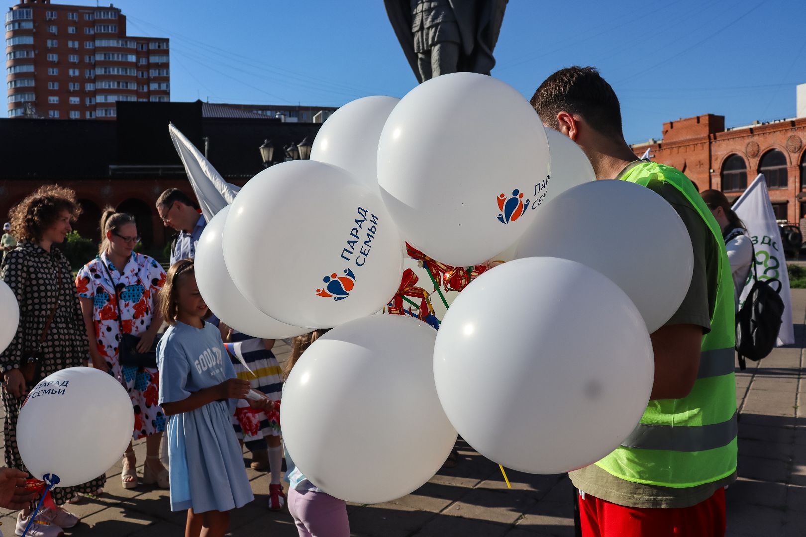 Дзержинский, день семьи, парад семей, много детства,