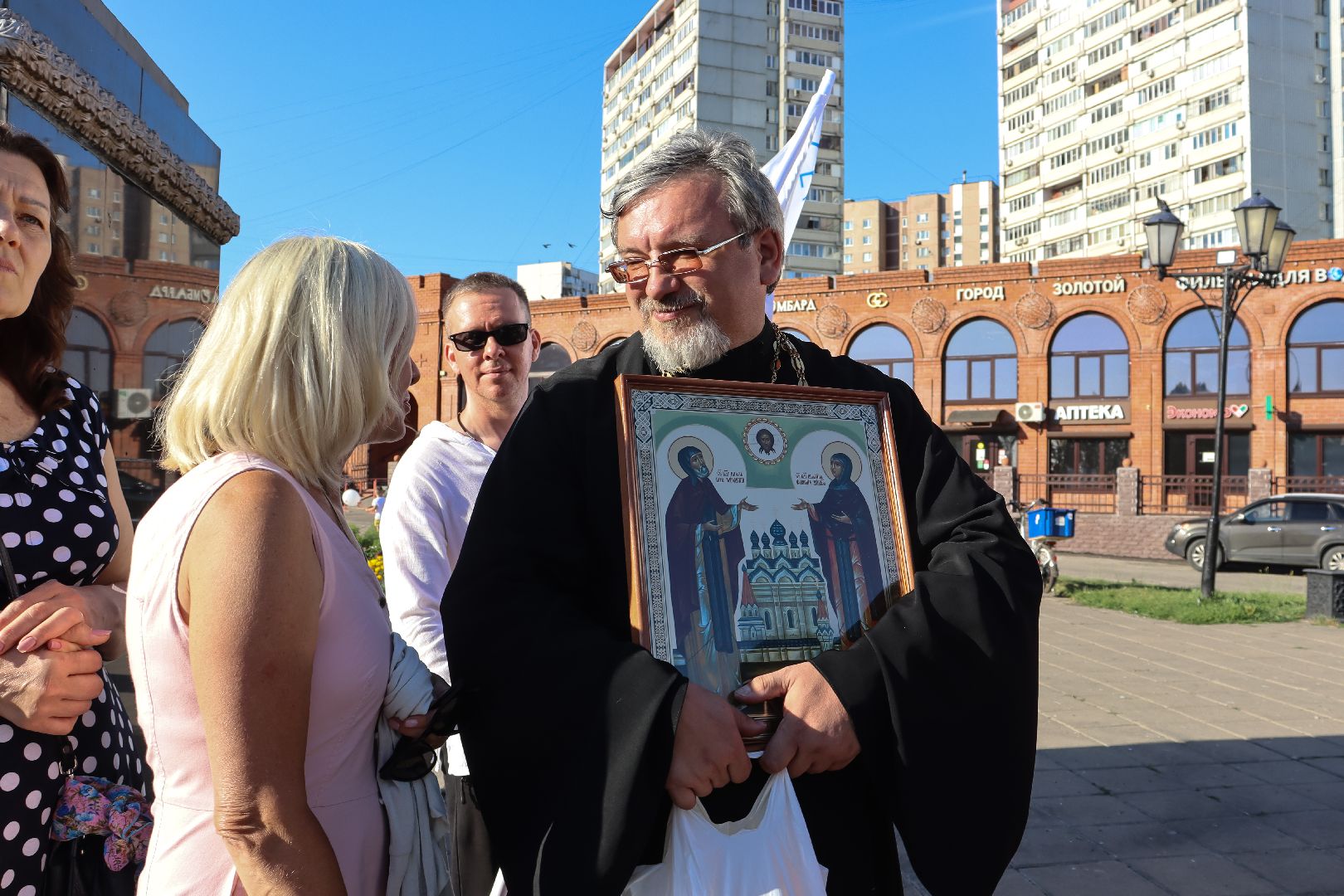 Дзержинский, день семьи, парад семей, много детства,