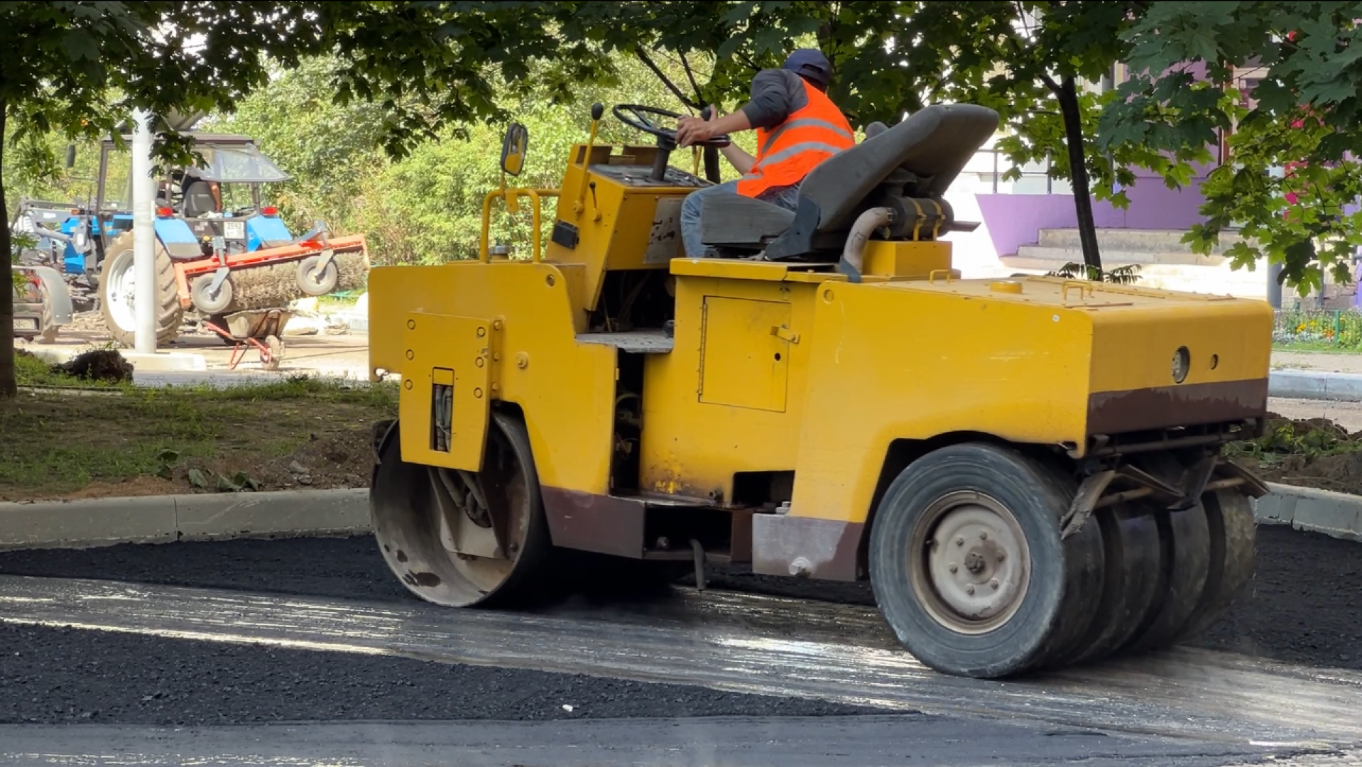 химки, благоустройство, замена асфальта во дворе, благоустройство дворовой территории,