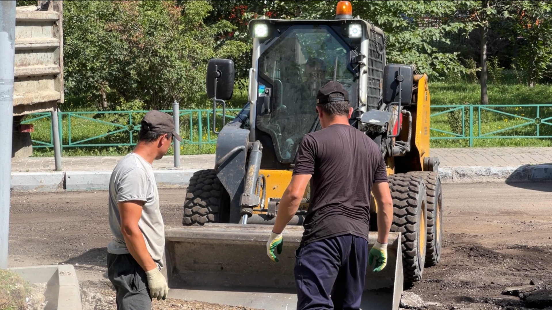 химки, благоустройство, замена асфальта во дворе, благоустройство дворовой территории,