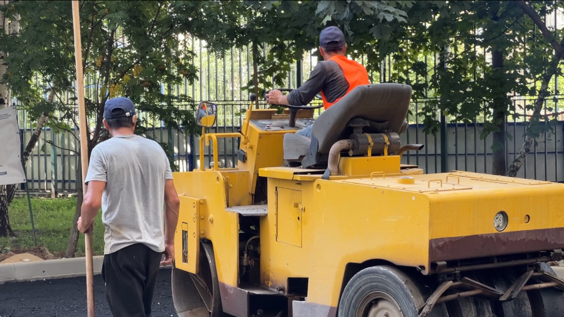 химки, благоустройство, замена асфальта во дворе, благоустройство дворовой территории,
