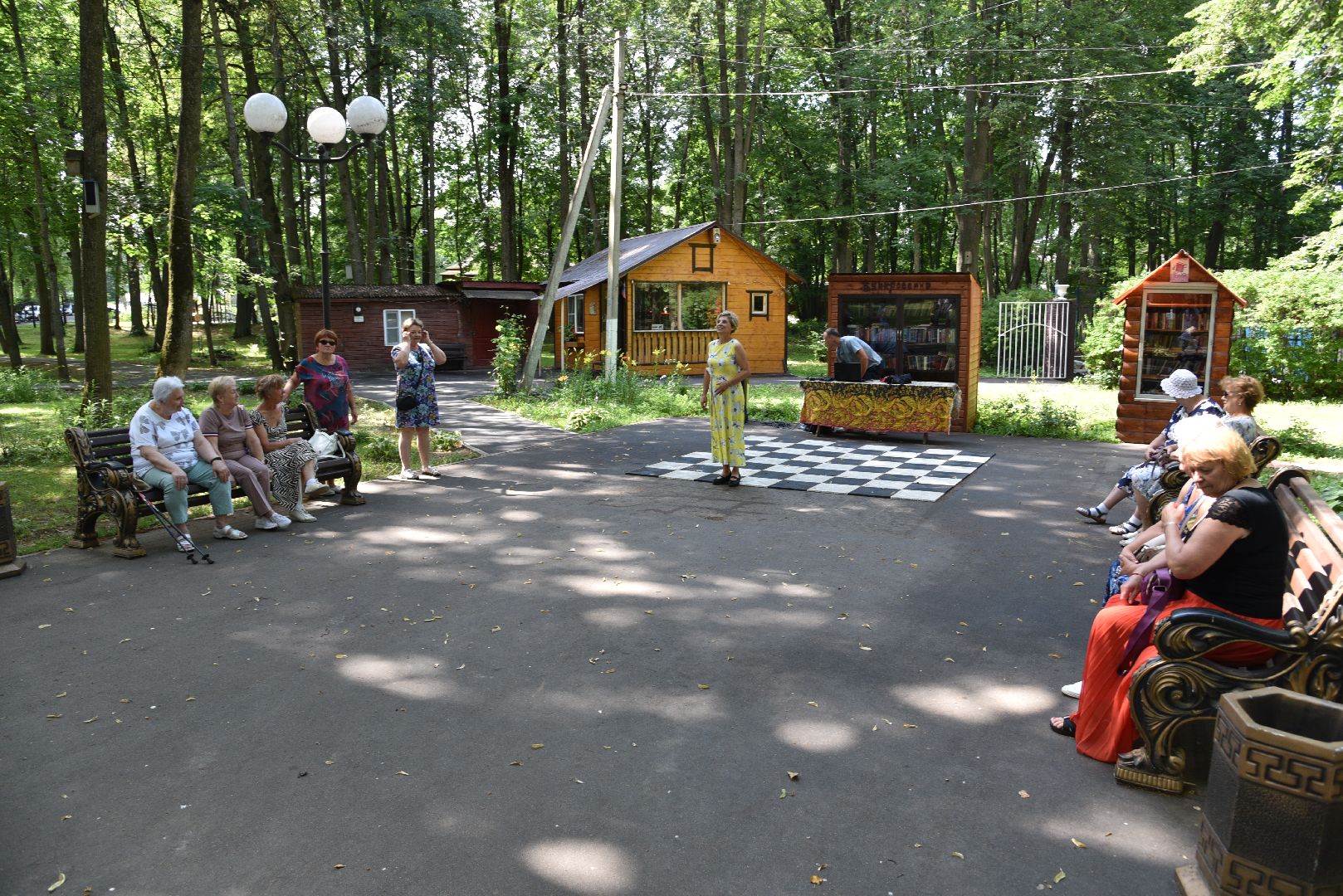 лотошино, лотошинский парк, танцы в парке, парки подмосковья, активное долголетие,