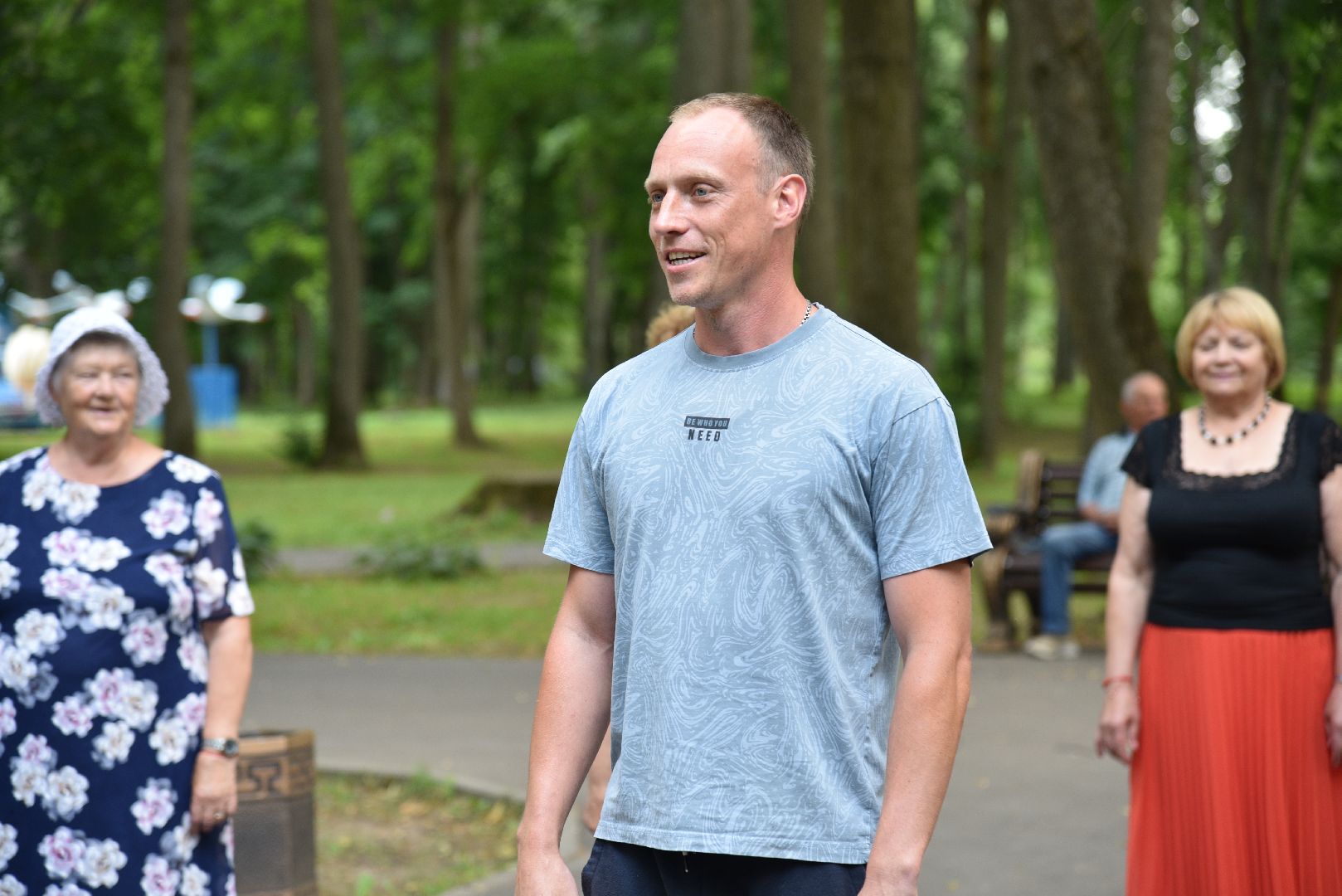 лотошино, лотошинский парк, танцы в парке, парки подмосковья, активное долголетие,