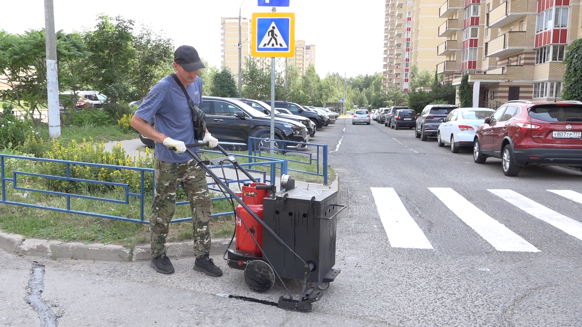 обход территории власиха, микрорайон школьный власиха, микрорайон Тополек Власиха, первый замглавы Власихи, ремонт дорог Власиха,