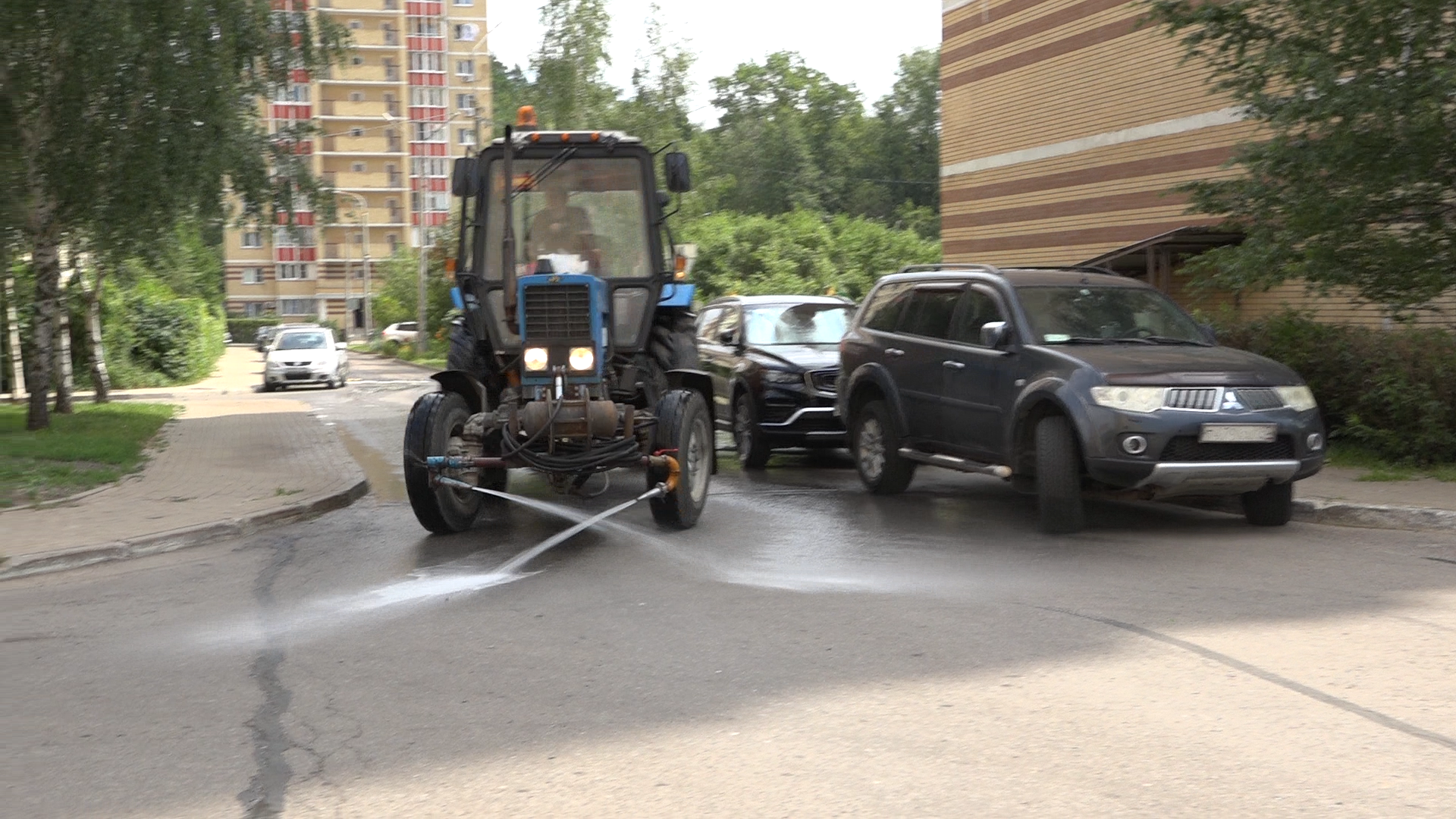 обход территории власиха, микрорайон школьный власиха, микрорайон Тополек Власиха, первый замглавы Власихи, ремонт дорог Власиха,