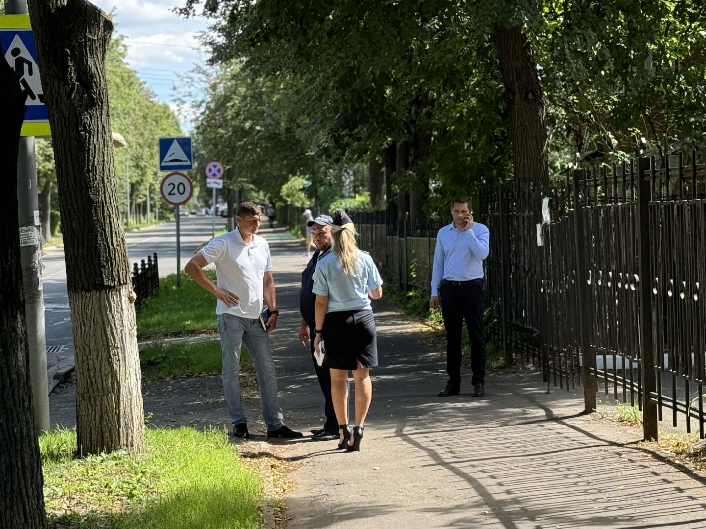 безопасность дорожного движения, сотрудники госавтоинспекции, школа, Пешеходные переходы, Разметка дороги, ленинский городской округ,