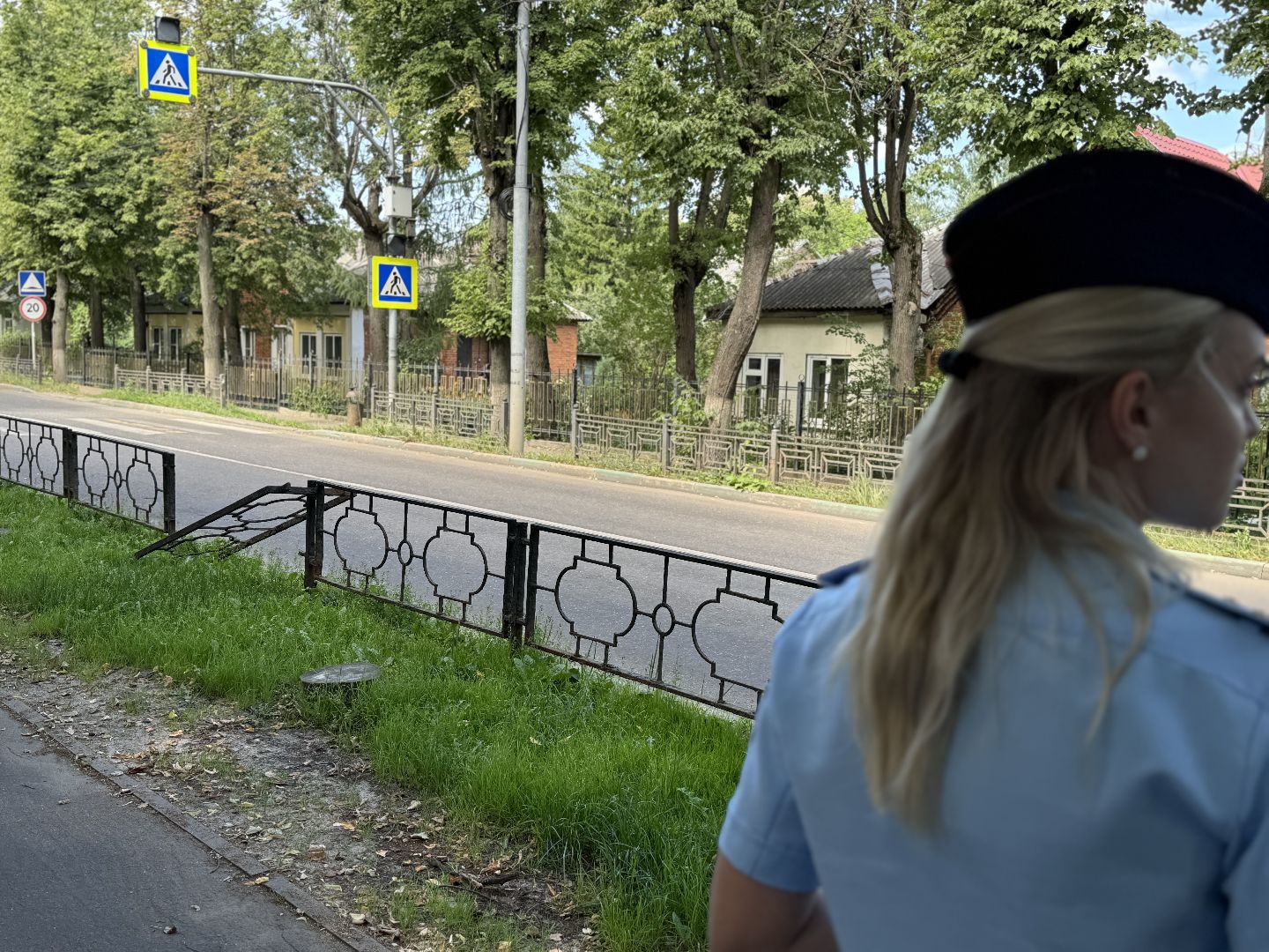 безопасность дорожного движения, сотрудники госавтоинспекции, школа, Пешеходные переходы, Разметка дороги, ленинский городской округ,