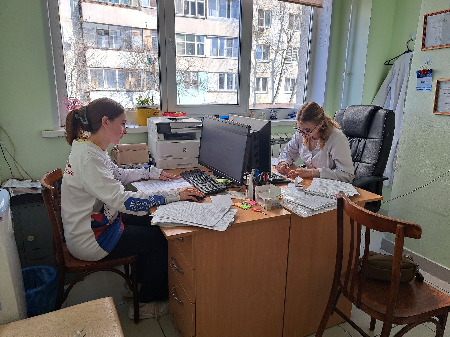 Волонтеры, медицина, цифровизация, поликлиника