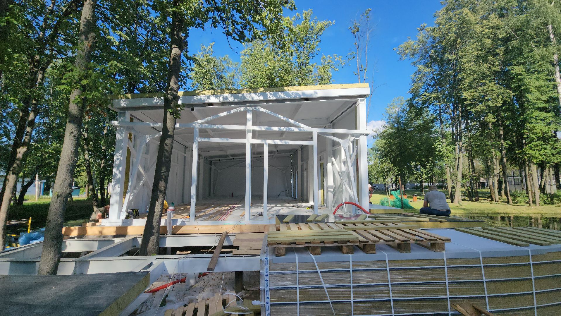 Парк Киово, Строительство, Раздевалка,