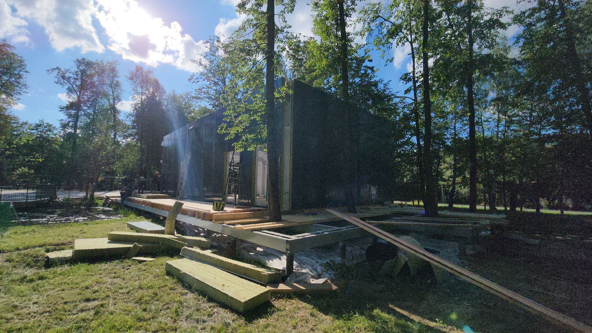 Парк Киово, Строительство, Раздевалка,