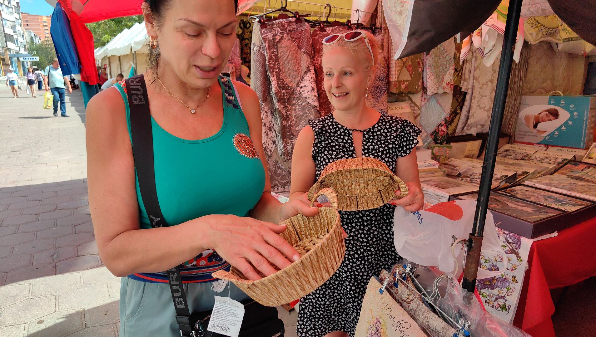 ярмарка, народные промыслы, товары, текстиль, посуда, мёд, сыр, щёлково,