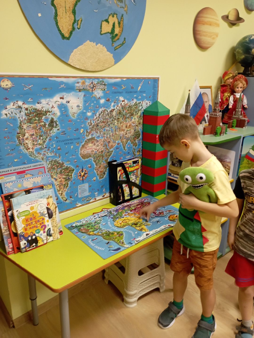 Дубна, общество