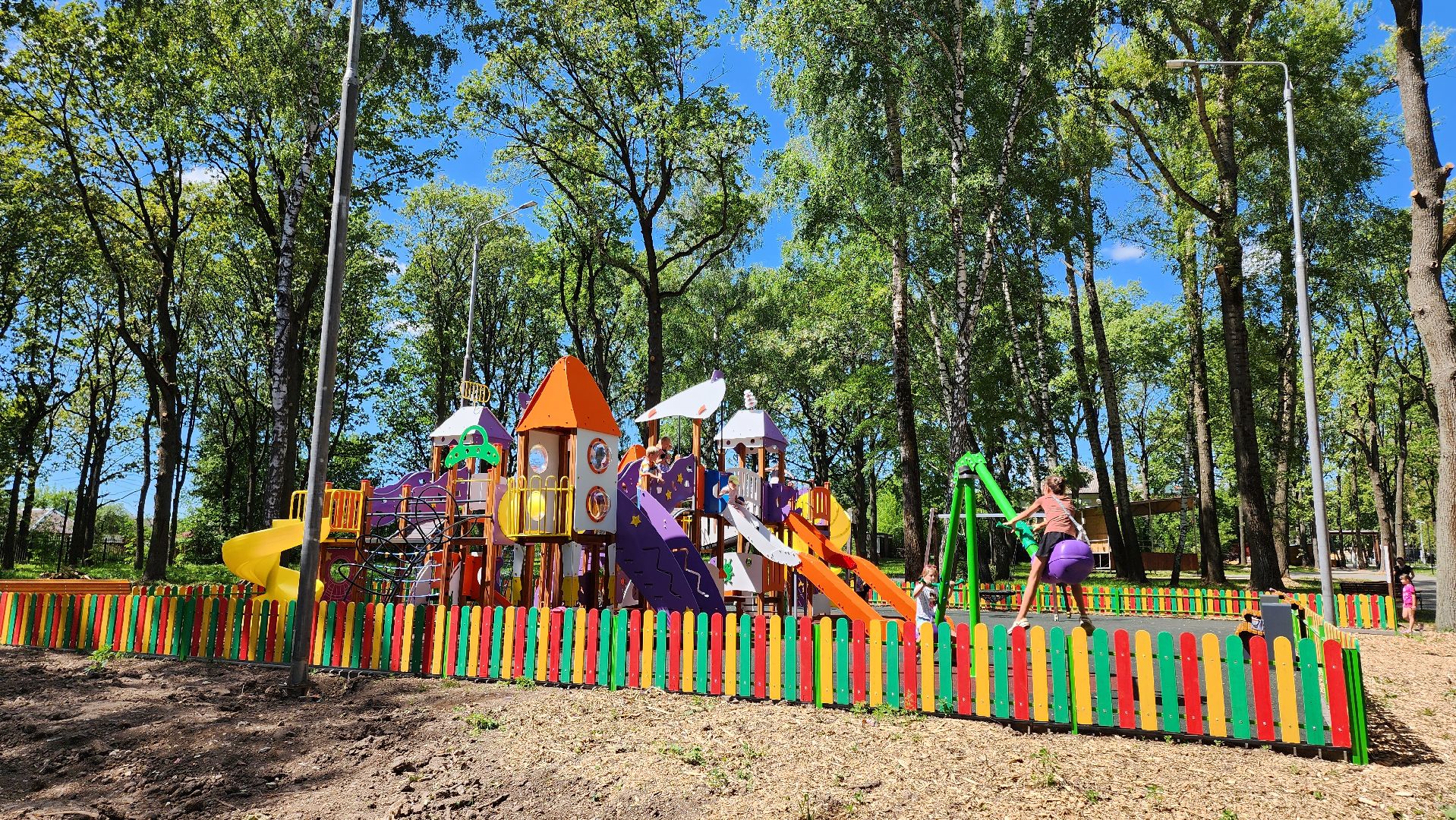 кашира, ожерелье, парк дубовая роща, детская площадка, игровой комплекс, безопасное покрытие, горки, карусель, качели, дети,