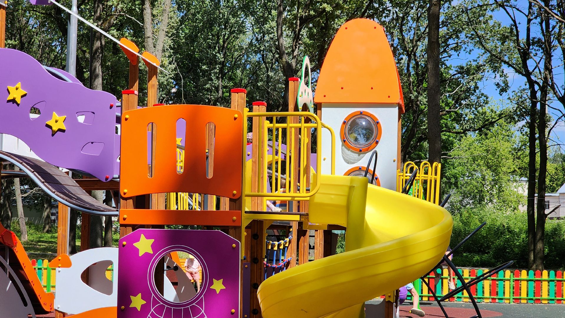 кашира, ожерелье, парк дубовая роща, детская площадка, игровой комплекс, безопасное покрытие, горки, карусель, качели, дети,