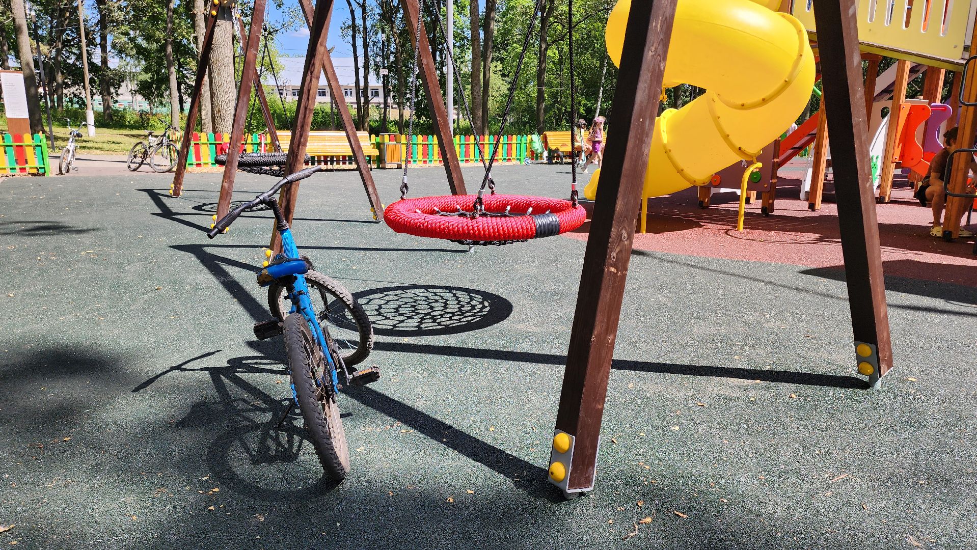 кашира, ожерелье, парк дубовая роща, детская площадка, игровой комплекс, безопасное покрытие, горки, карусель, качели, дети,
