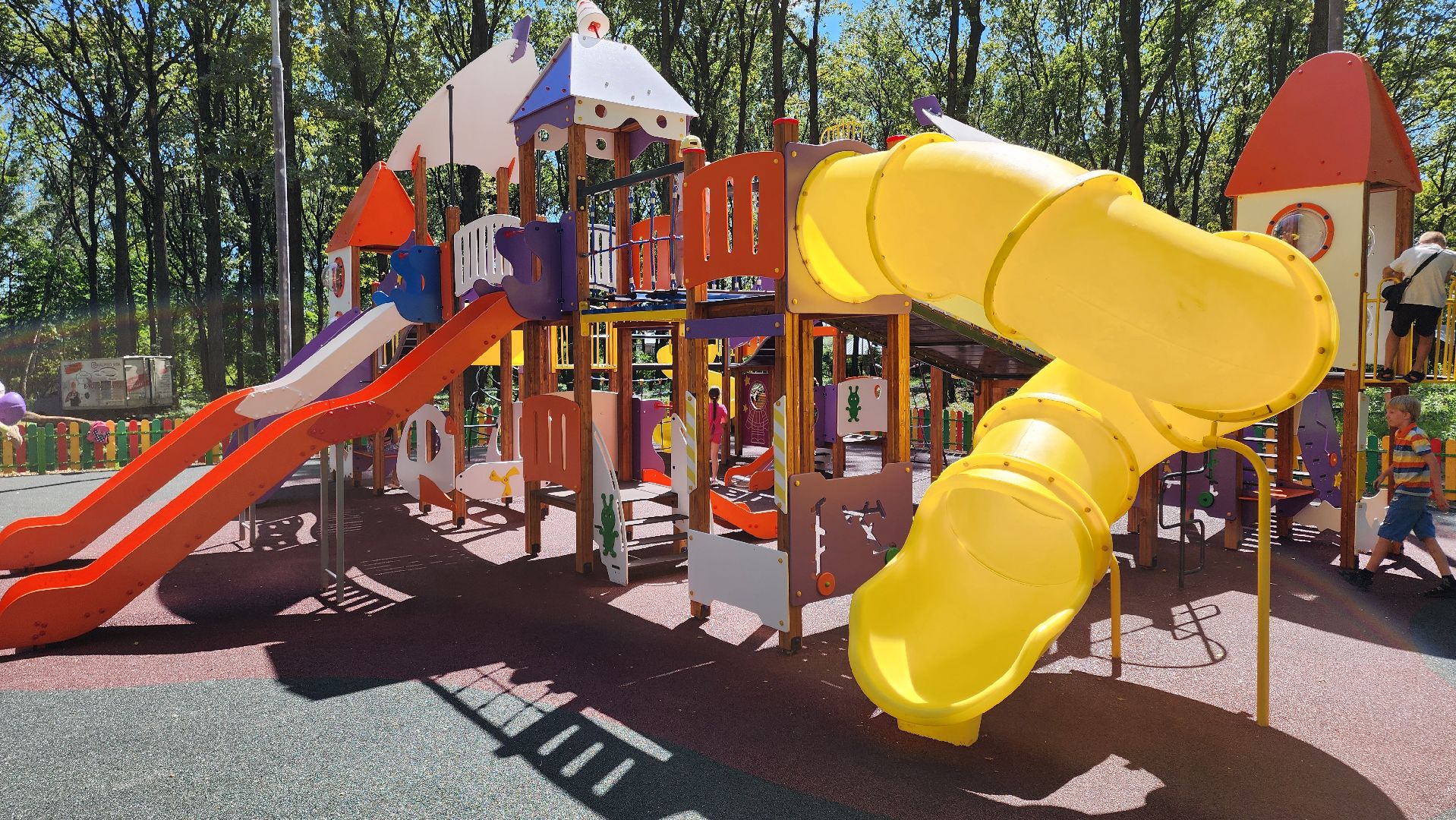 кашира, ожерелье, парк дубовая роща, детская площадка, игровой комплекс, безопасное покрытие, горки, карусель, качели, дети,