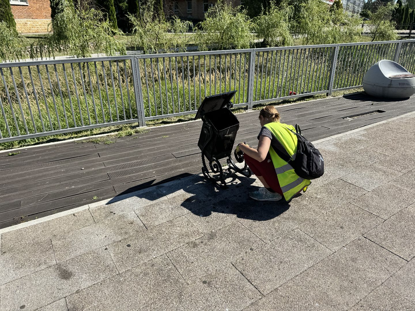 шаховская, коммунальная служба, покраска лавочек,