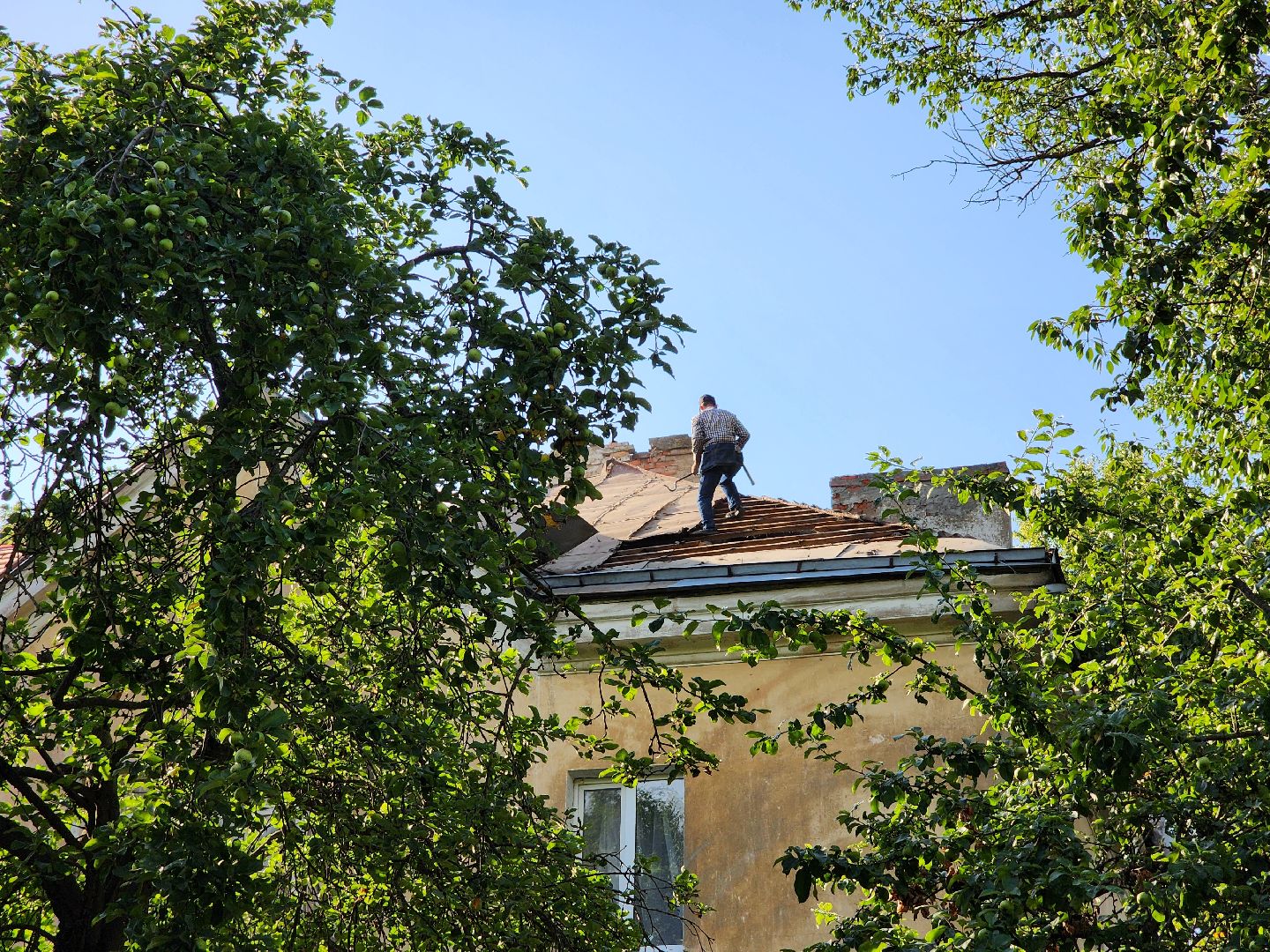 Чехов, улица Ильича, многоквартирный дом, капремонт кровли, реконструкция крыши, благоустройство,