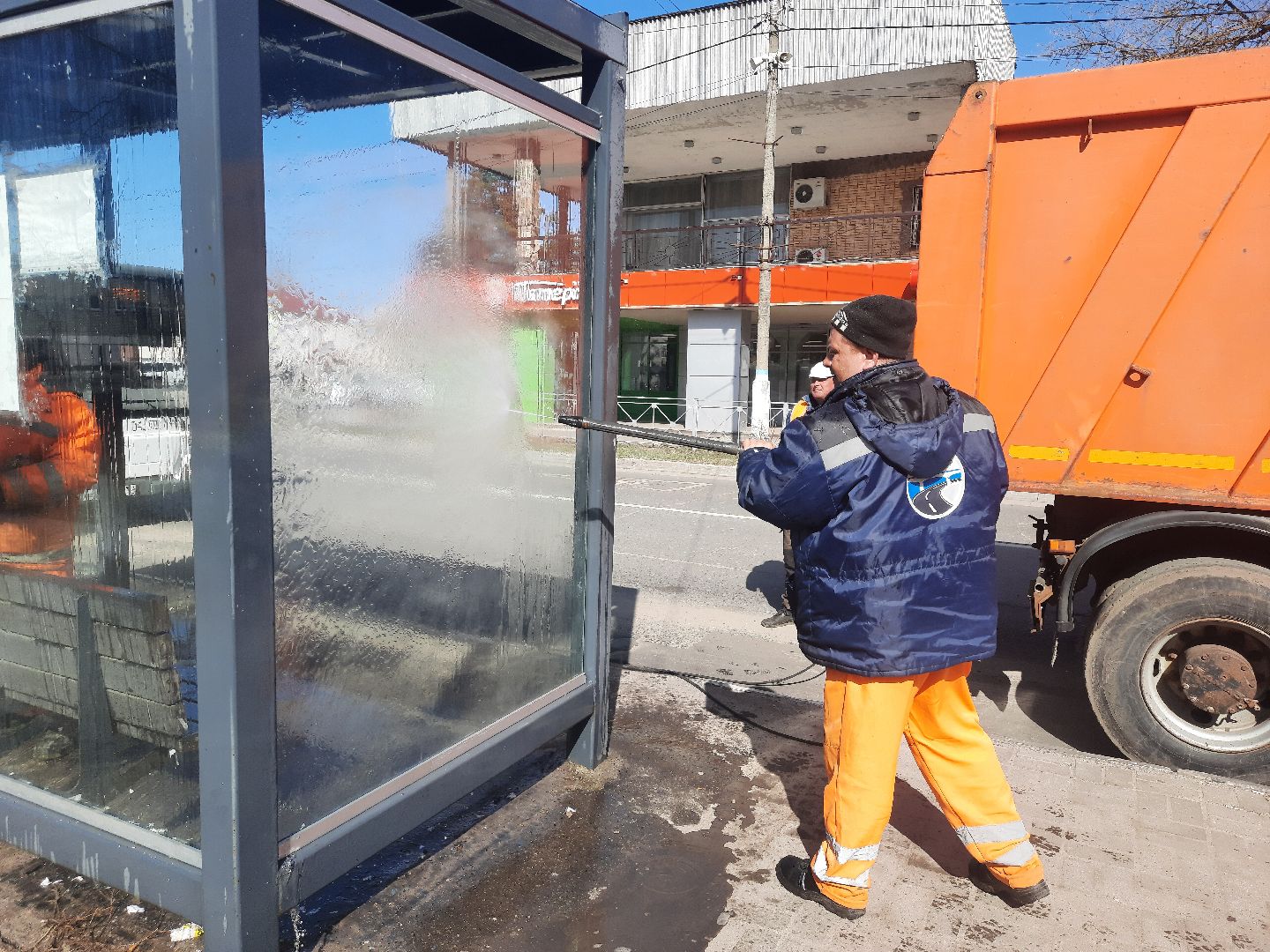 Шатура, перемены, мытьё остановок