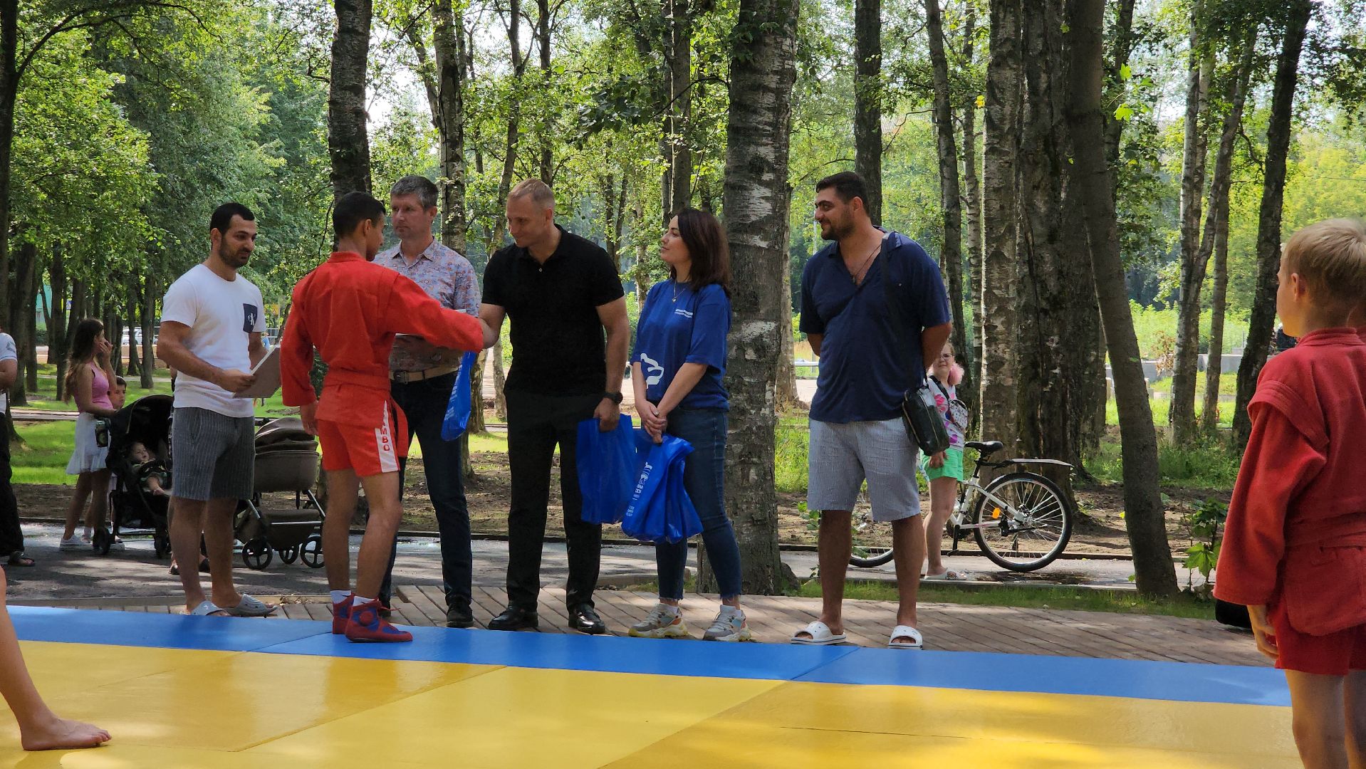 Самбо, Лобня, Малая сцена,самбо в парке,