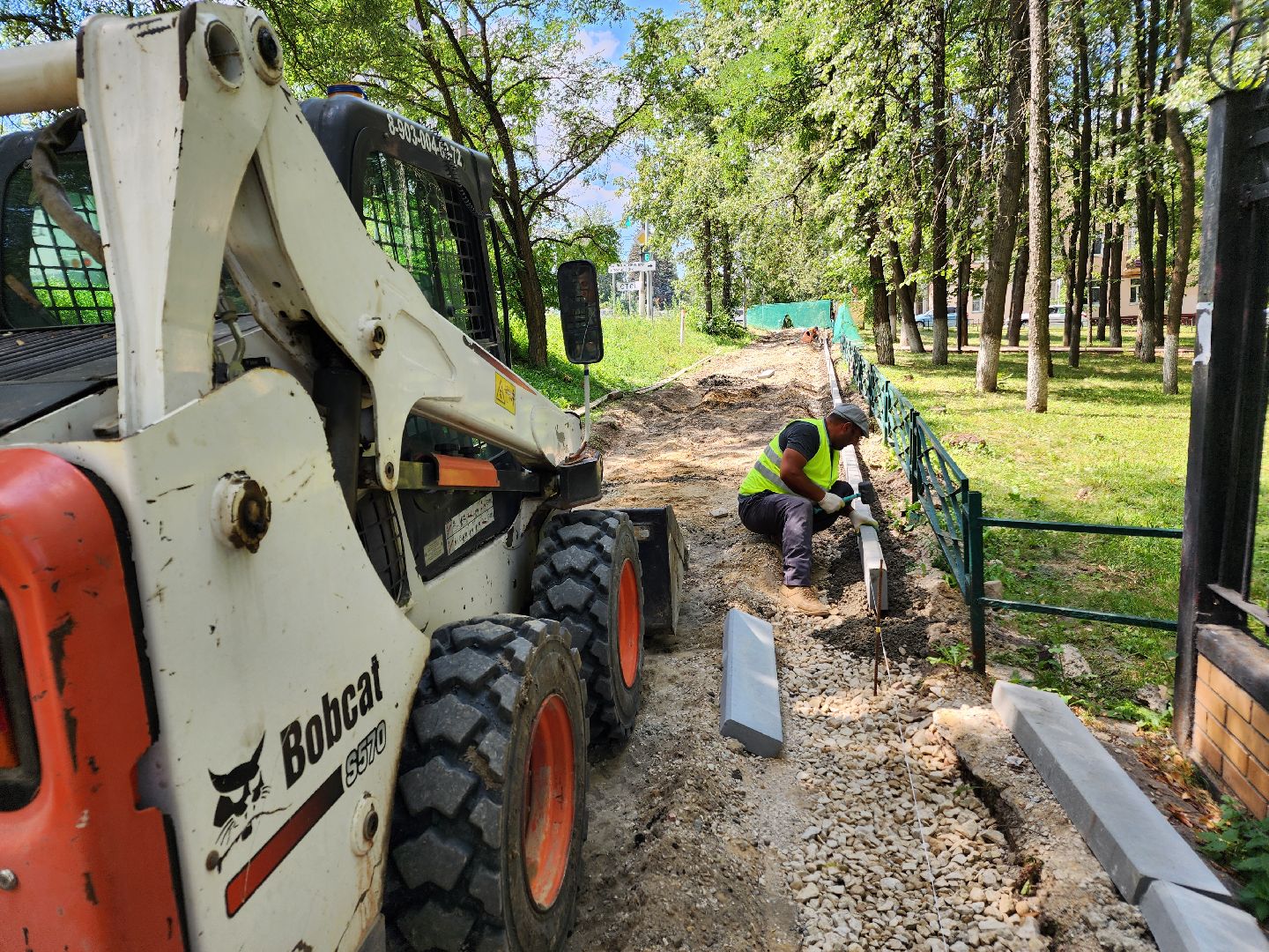 чехов, улица Чехова, строительство тротуара, нацпроект безопасные и качественные автодороги, благоустройство,