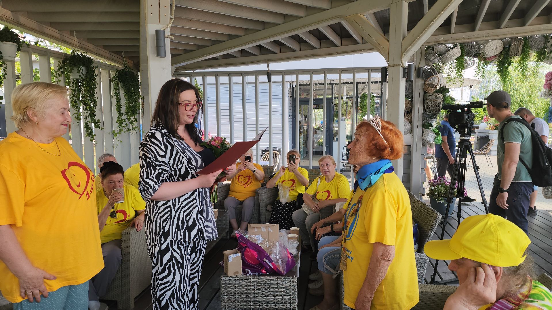 активное долголетие, пенсионеры, улыбка, юбилей,