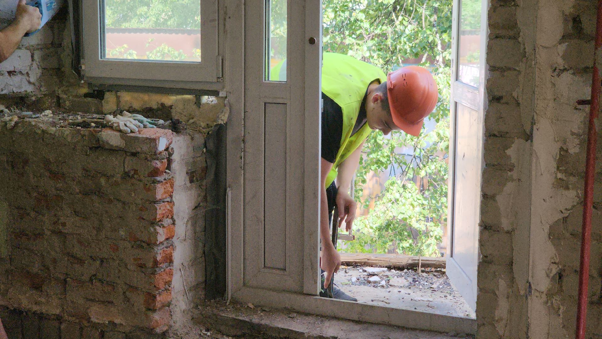 Дубна, Капитальный ремонт, центр дополнительного образования, Демонтаж окон, Монтаж кровли,