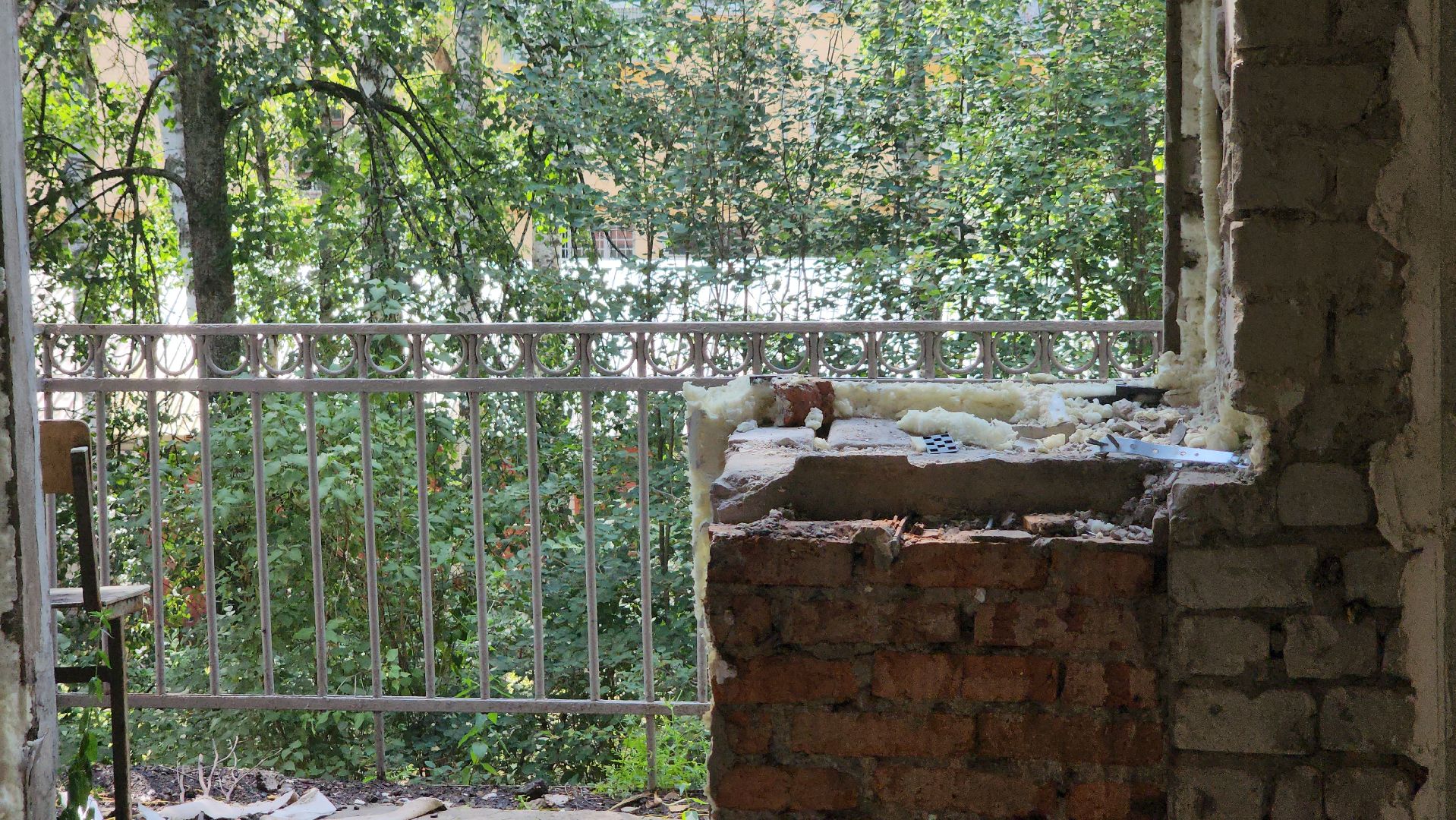 Дубна, Капитальный ремонт, центр дополнительного образования, Демонтаж окон, Монтаж кровли,