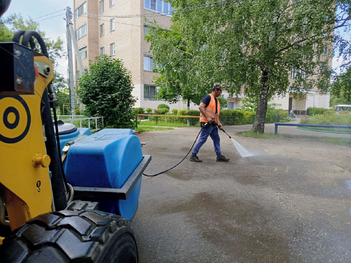 Солнечногорск, Уборка двора, Покос травы, Детская площадка, Жители,