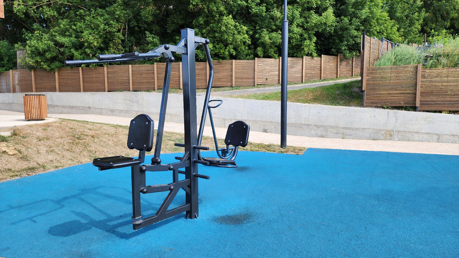 кашира, река ока, набережная оки, благоустройство, питьевой фонтанчик, кафе, зона для загара, покос травы,