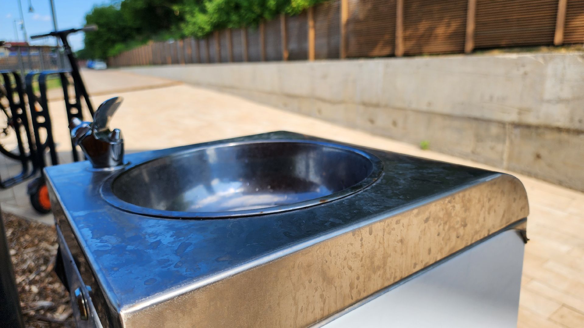 кашира, река ока, набережная оки, благоустройство, питьевой фонтанчик, кафе, зона для загара, покос травы,