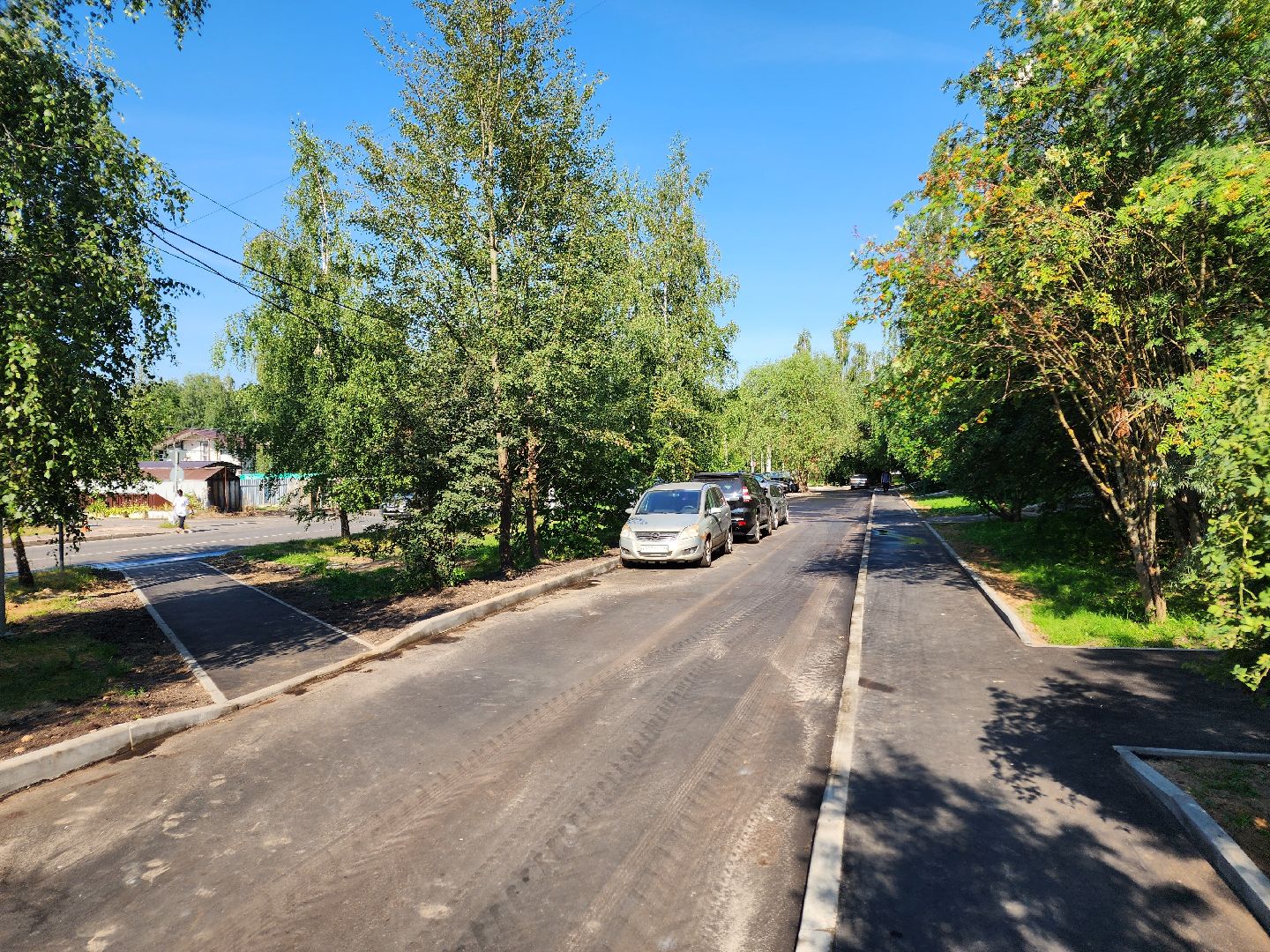 Чехов, улица Полиграфистов, комплексное благоустройство дворов, приемка работ, открытие детской площадки, глава администрации го Чехов, Михаил Собакин, анимационная программа,