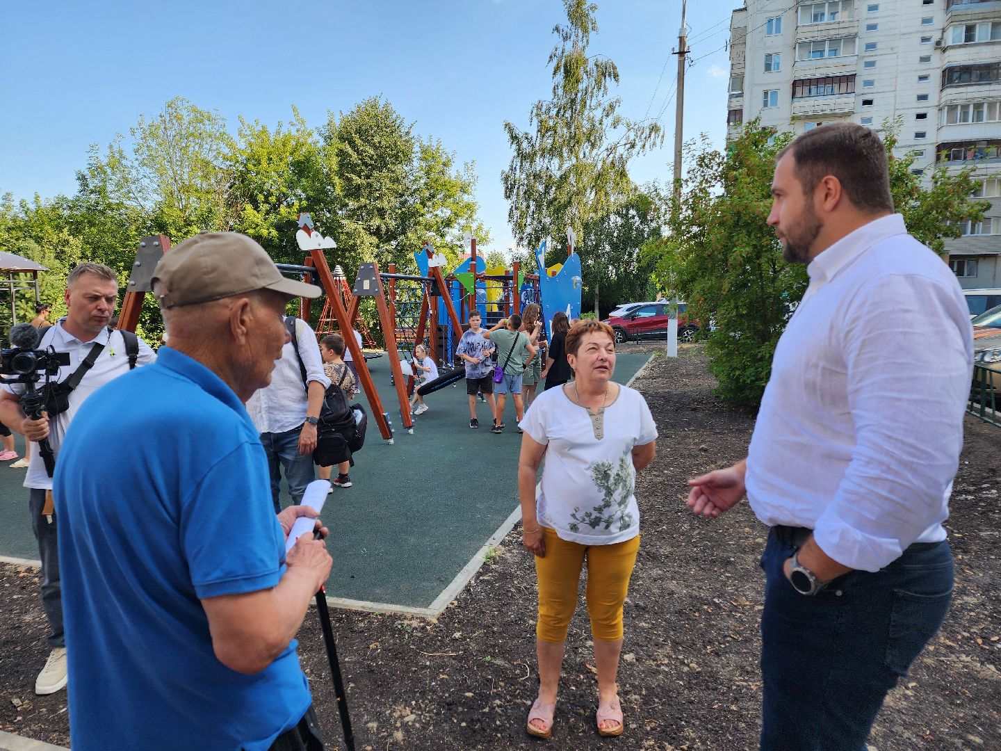 Чехов, улица Полиграфистов, комплексное благоустройство дворов, приемка работ, открытие детской площадки, глава администрации го Чехов, Михаил Собакин, анимационная программа,
