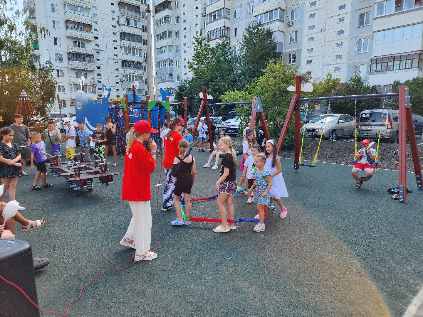 Чехов, улица Полиграфистов, комплексное благоустройство дворов, приемка работ, открытие детской площадки, глава администрации го Чехов, Михаил Собакин, анимационная программа,