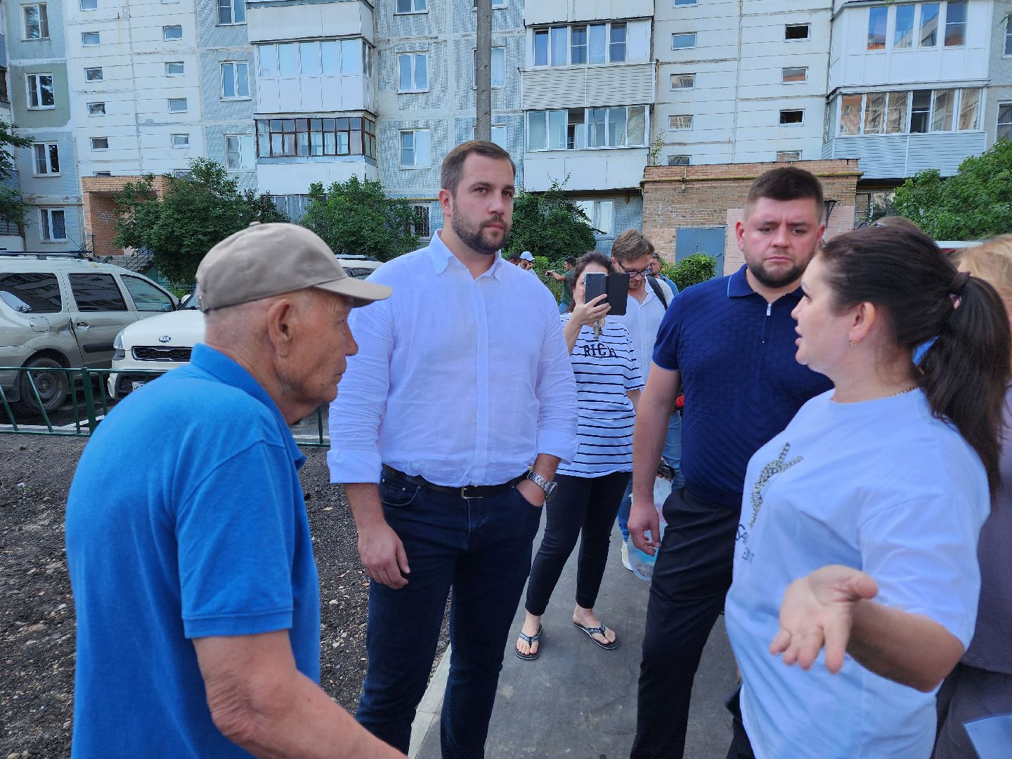 Чехов, улица Полиграфистов, комплексное благоустройство дворов, приемка работ, открытие детской площадки, глава администрации го Чехов, Михаил Собакин, анимационная программа,