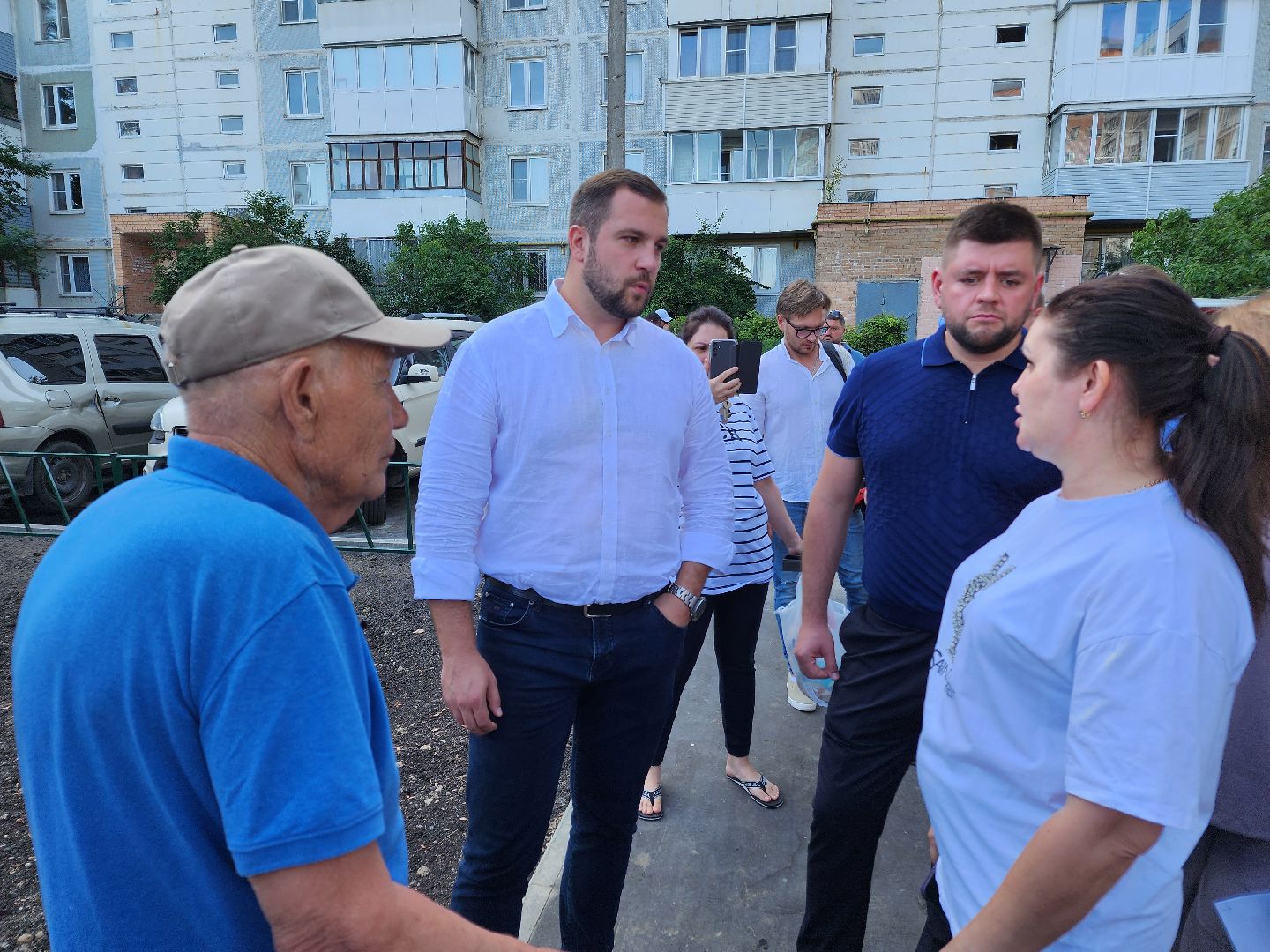 Чехов, улица Полиграфистов, комплексное благоустройство дворов, приемка работ, открытие детской площадки, глава администрации го Чехов, Михаил Собакин, анимационная программа,