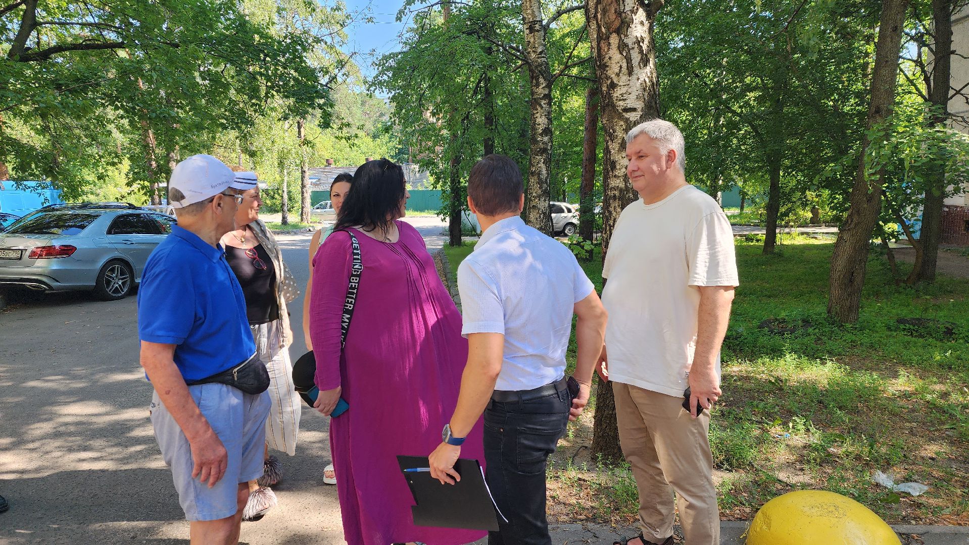 пешие обходы, заместитель главы, Григорий грибанов, ул семашко, ул дзержинского, борис аубакиров, мусор, смет, уборка, озеленение,