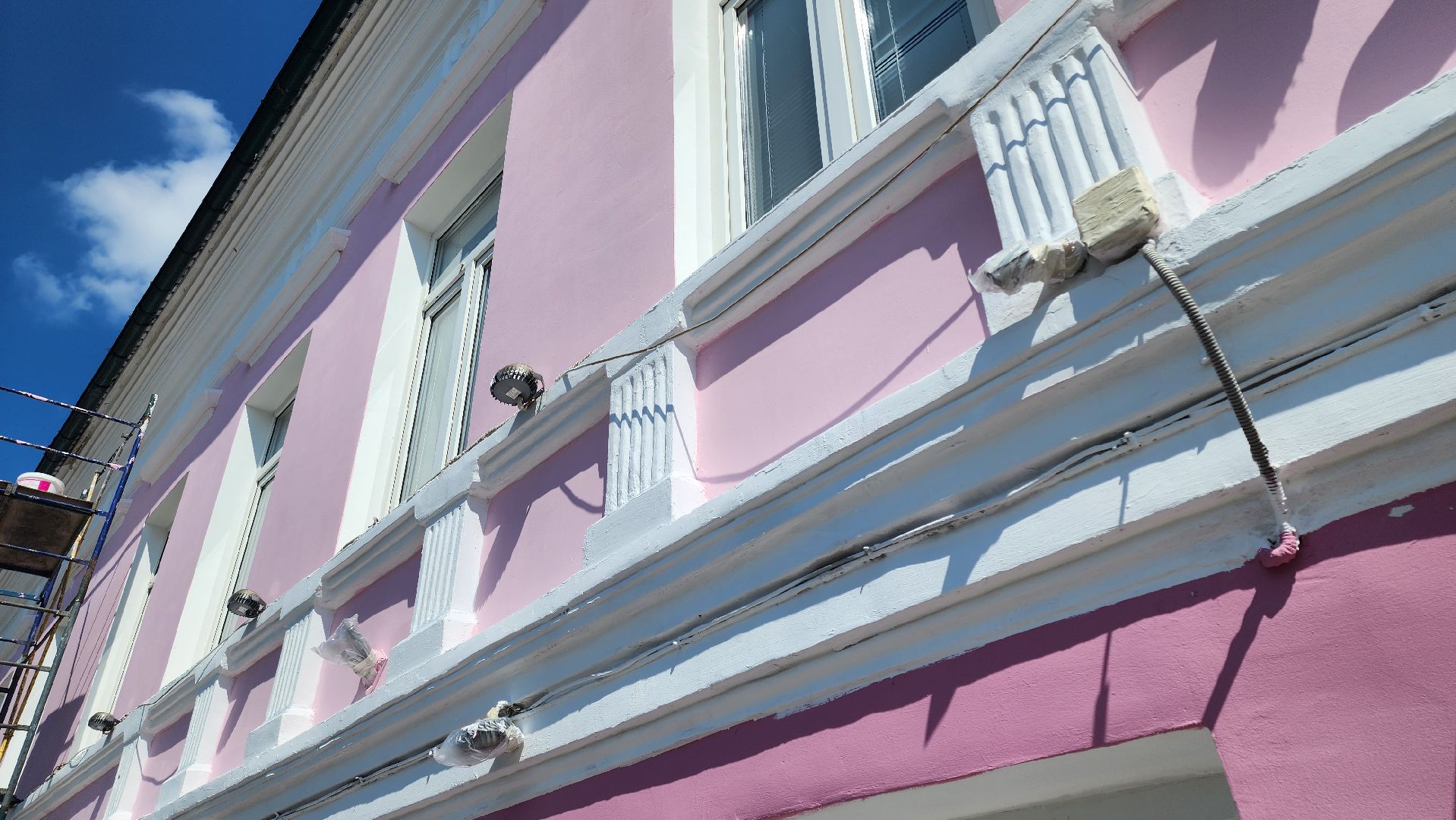 кашира, детская школа искусств, ремонт, фасад, штукатурка, шпатлевка, архитектурная подсветка,