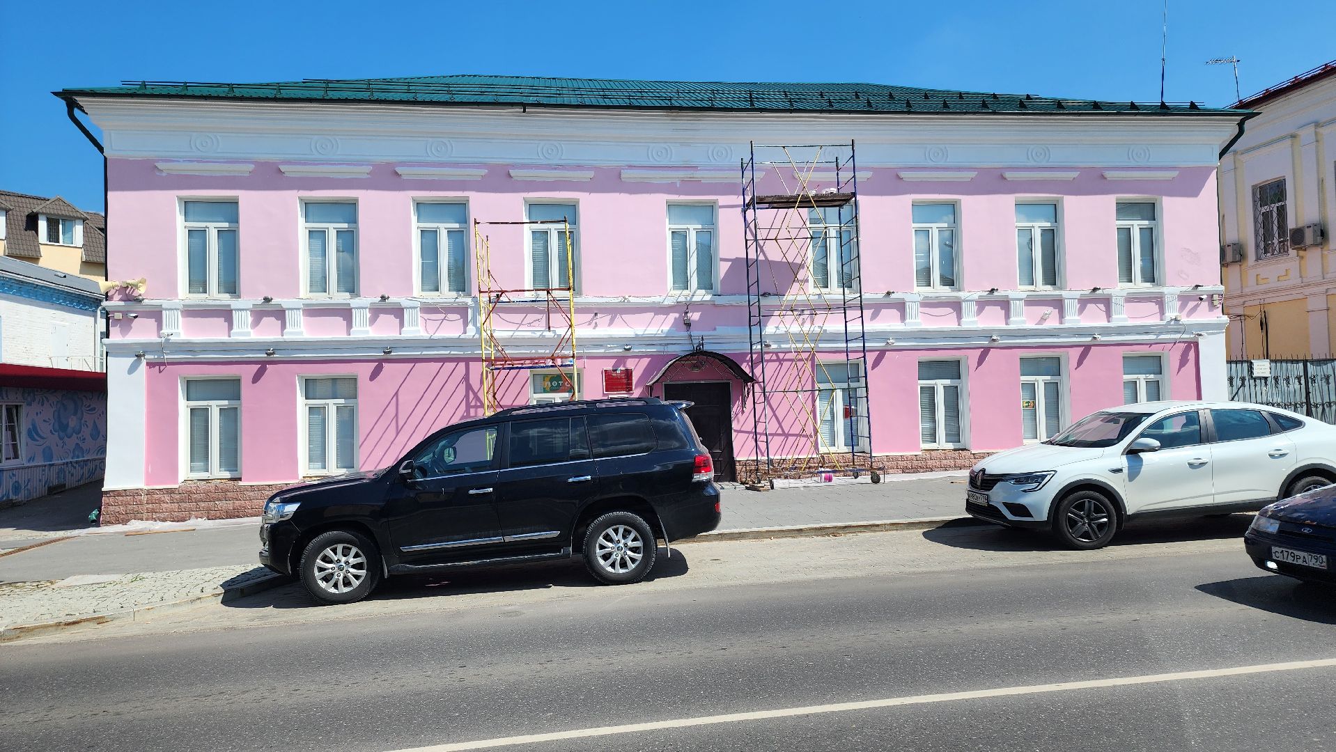 кашира, детская школа искусств, ремонт, фасад, штукатурка, шпатлевка, архитектурная подсветка,